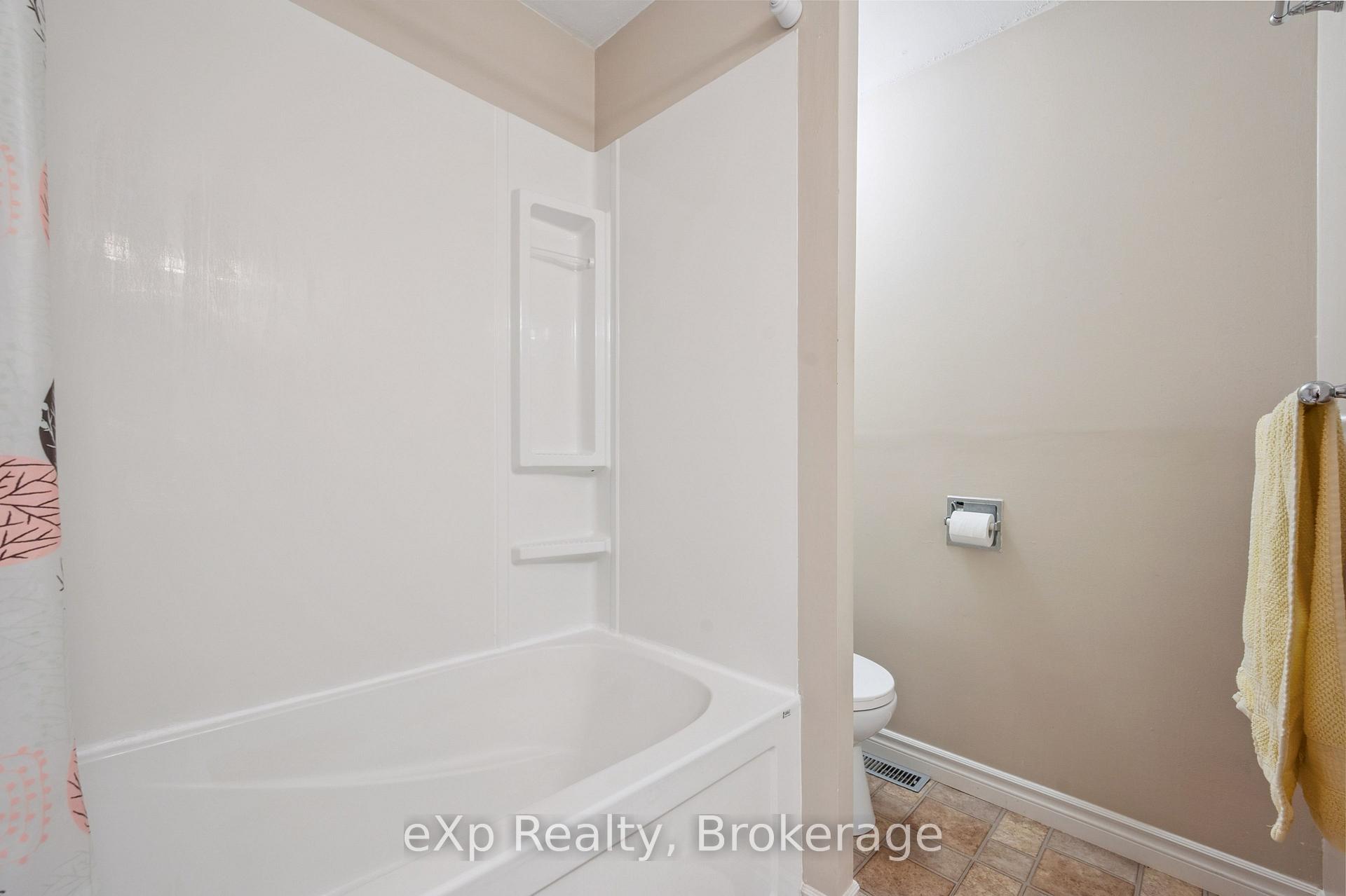 Photo 18 of Unit 44, 40 Silvercreek Parkway N, Guelph, Junction/Onward Willow — HOMEH