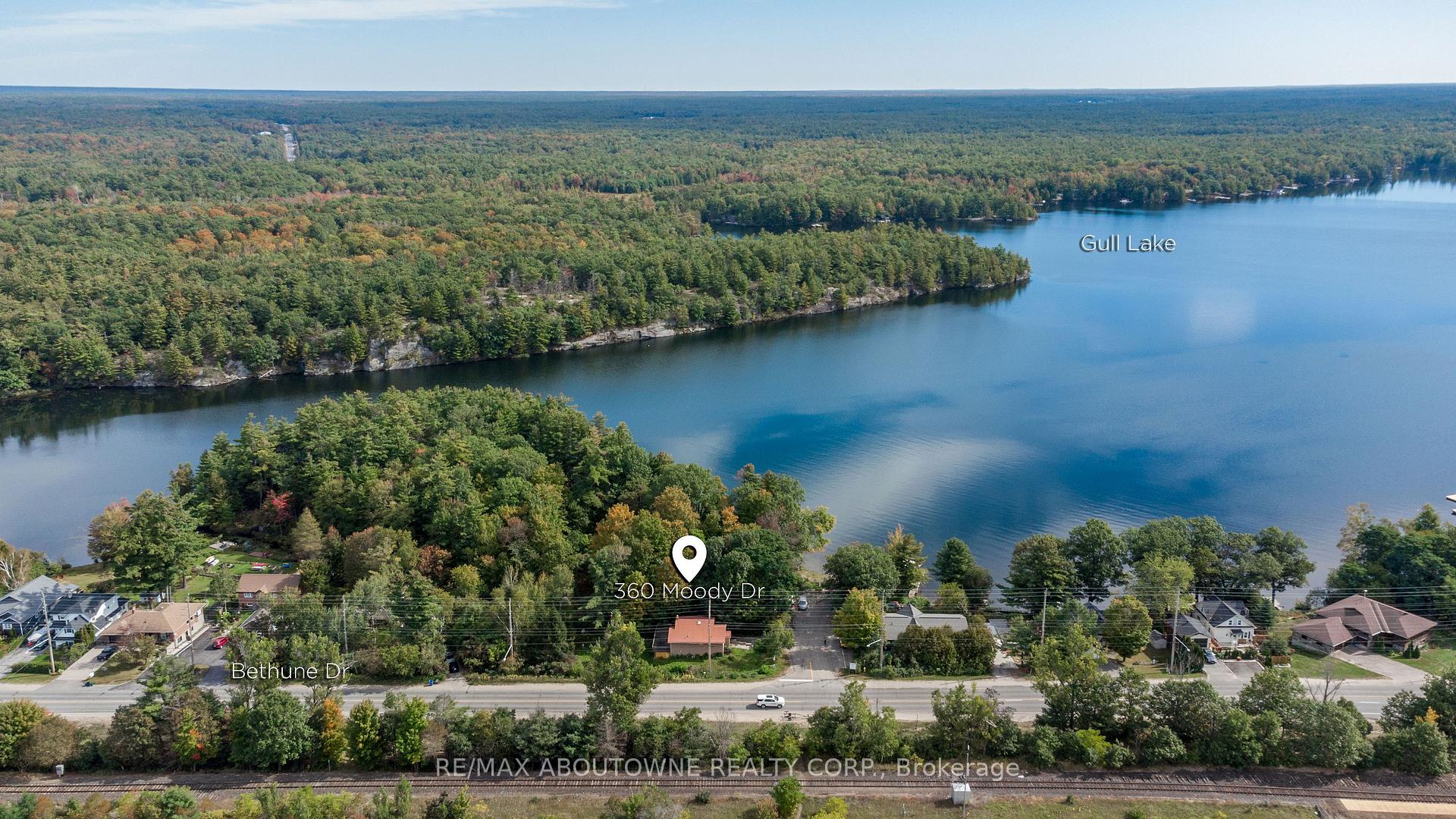 Photo 5 of 310 & 360 Moody Drive, Gravenhurst, Muskoka (S) — HOMEH