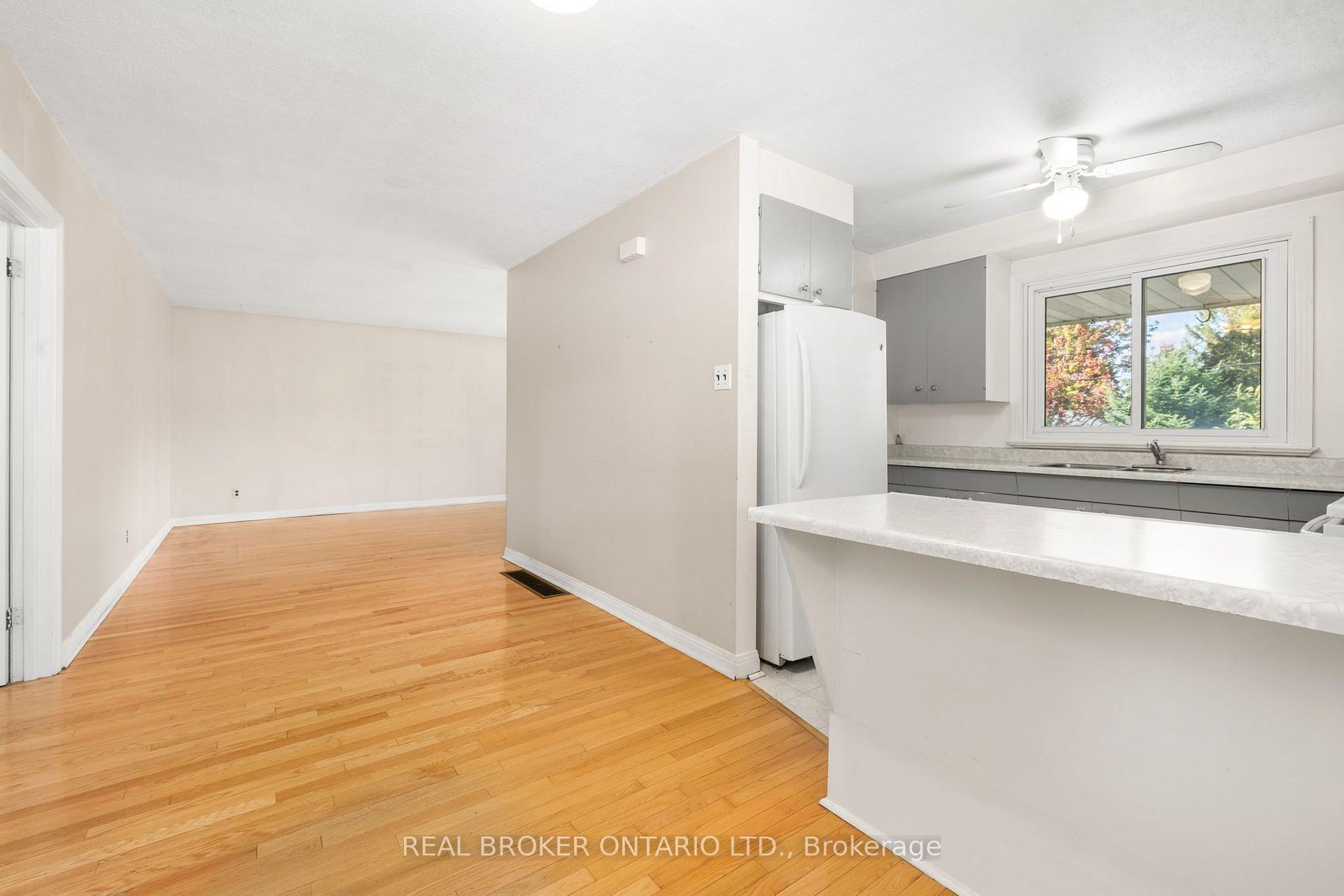 Photo 9 of 5261 Mclean Crescent, Ottawa, Manotick Long Island & Nicholls Island — HOMEH