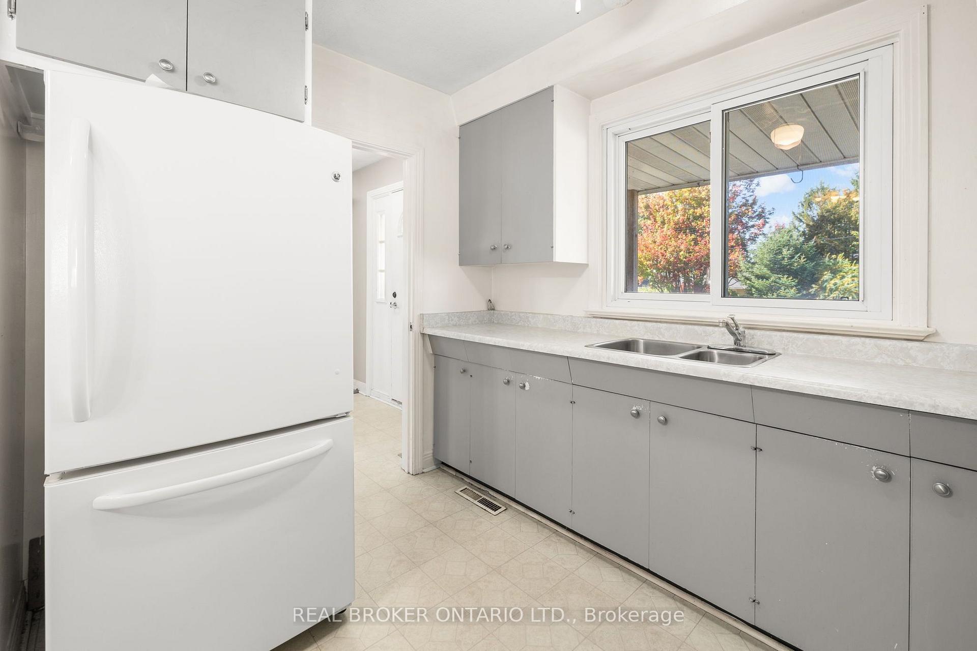 Photo 14 of 5261 Mclean Crescent, Ottawa, Manotick Long Island & Nicholls Island — HOMEH