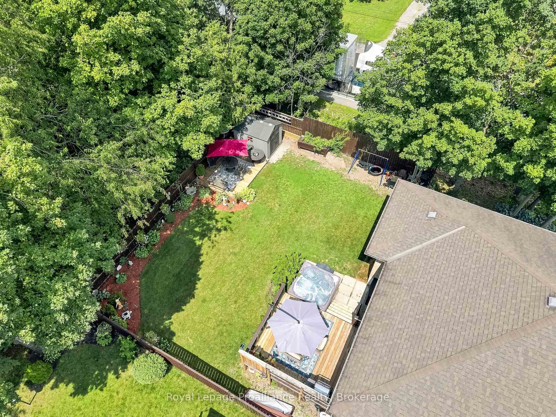 Photo 4 of 39 Lakewood Crescent, Quinte West, Murray Ward — HOMEH