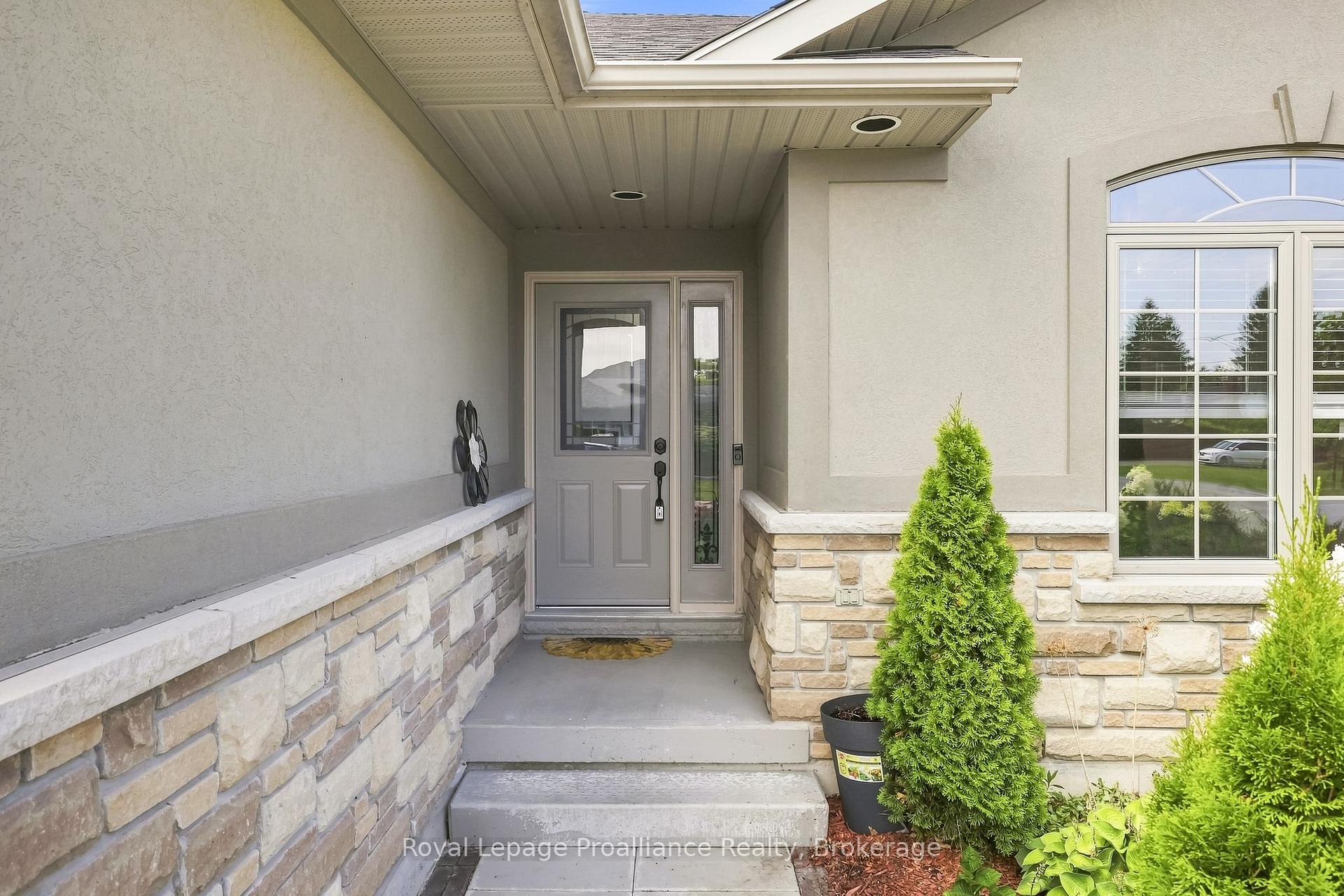 Photo 6 of 39 Lakewood Crescent, Quinte West, Murray Ward — HOMEH