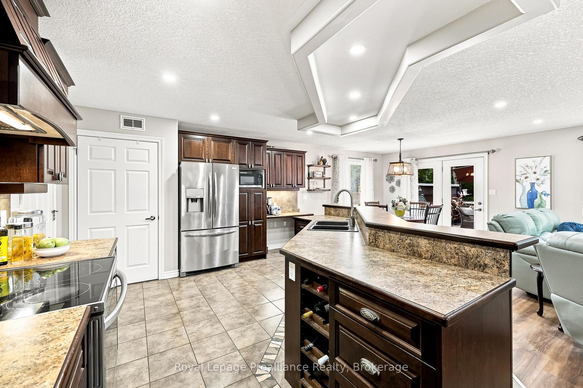 Photo 10 of 39 Lakewood Crescent, Quinte West, Murray Ward — HOMEH
