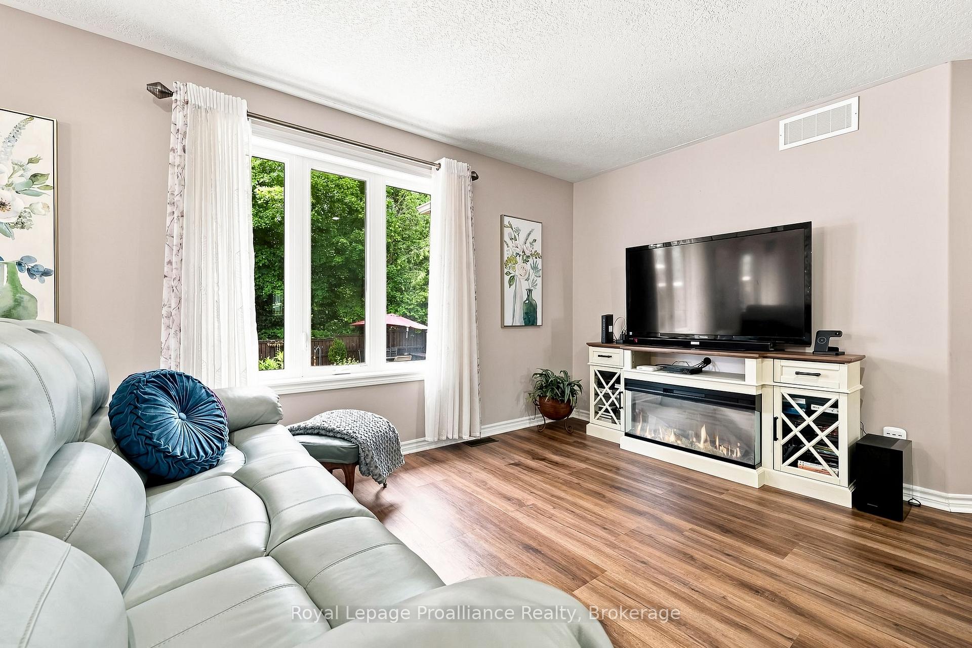 Photo 19 of 39 Lakewood Crescent, Quinte West, Murray Ward — HOMEH