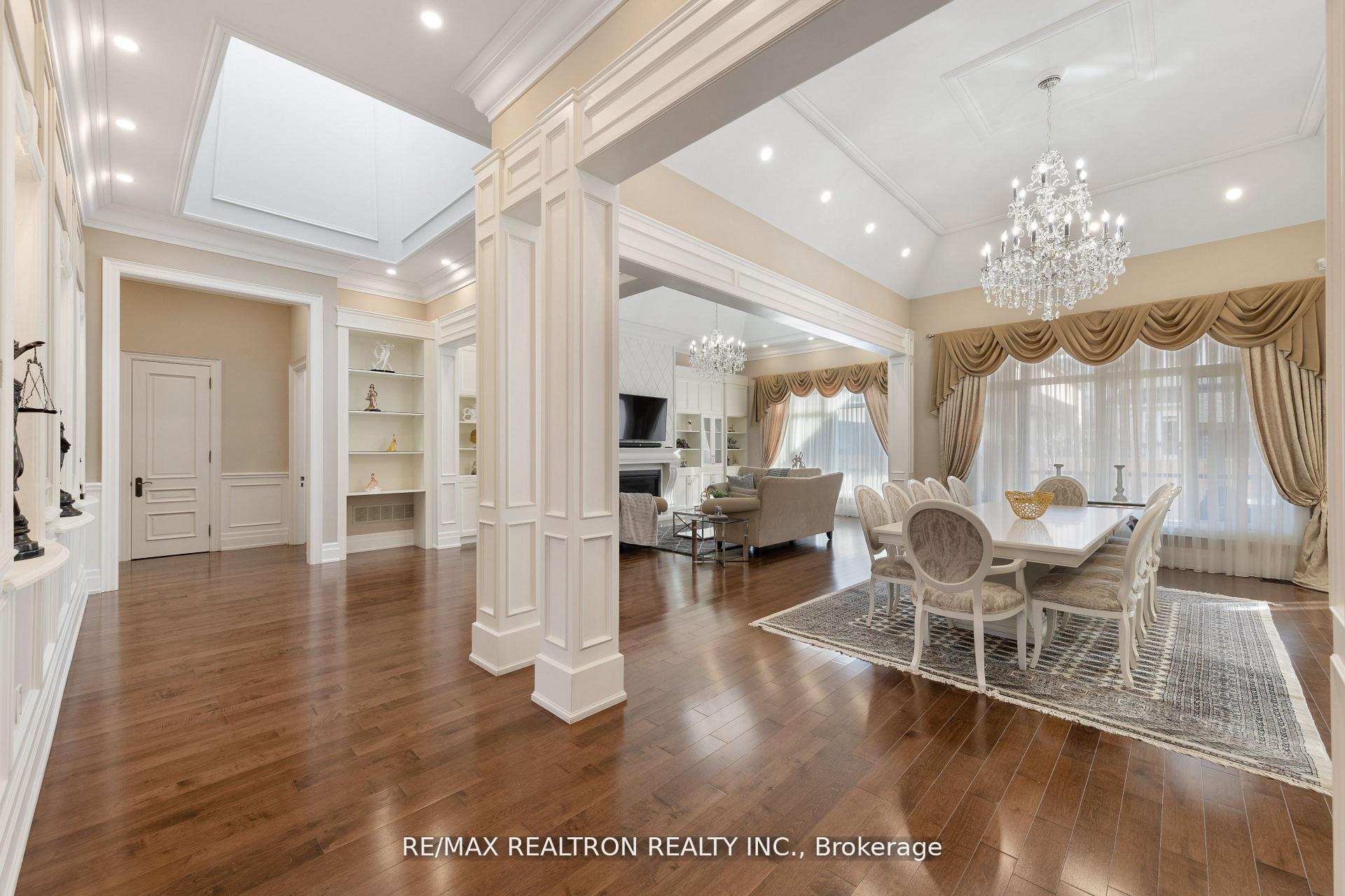 Photo 5 of 223 Crestwood Road, Vaughan, Crestwood-Springfarm-Yorkhill — HOMEH