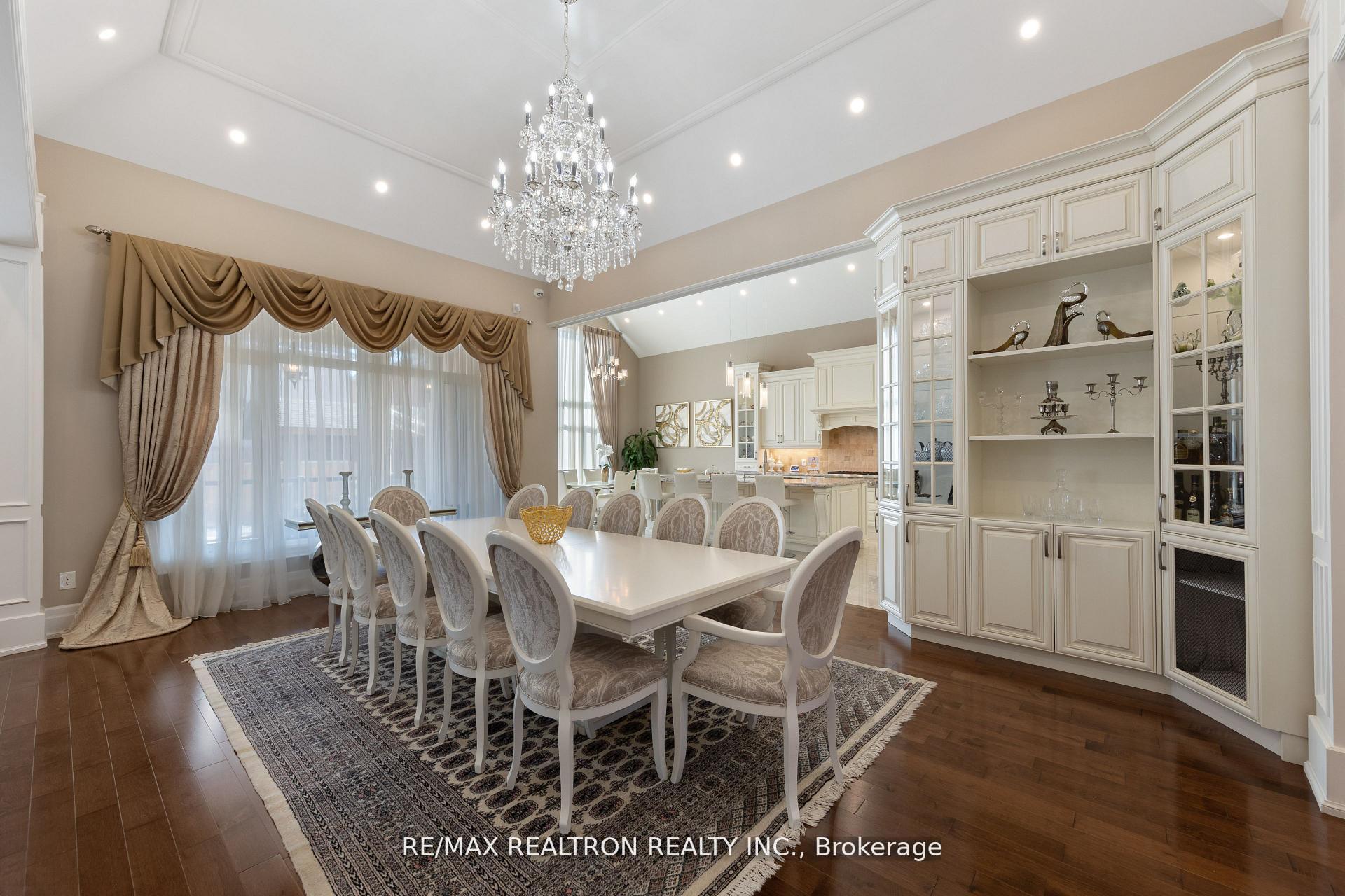 Photo 7 of 223 Crestwood Road, Vaughan, Crestwood-Springfarm-Yorkhill — HOMEH