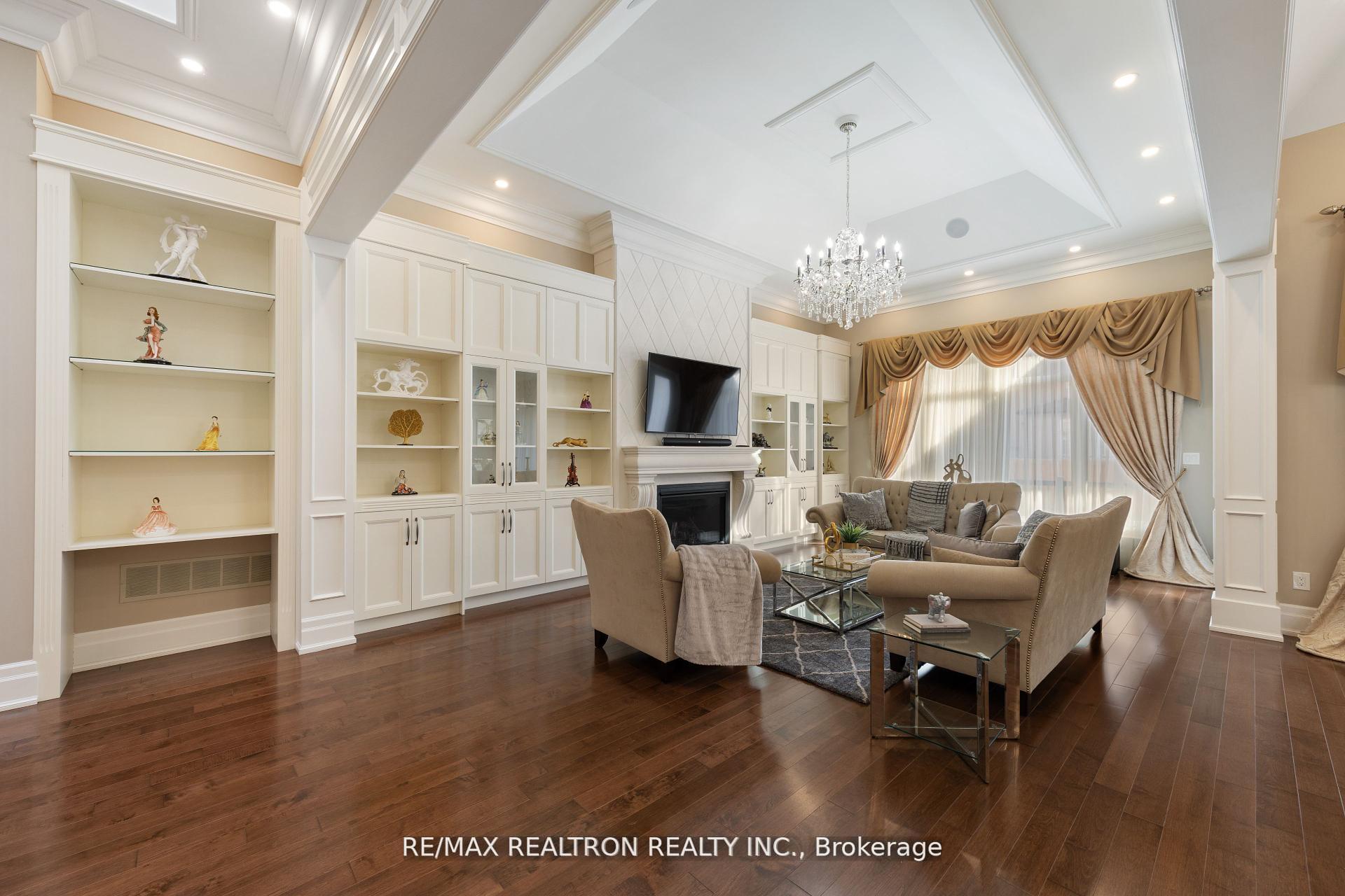 Photo 8 of 223 Crestwood Road, Vaughan, Crestwood-Springfarm-Yorkhill — HOMEH