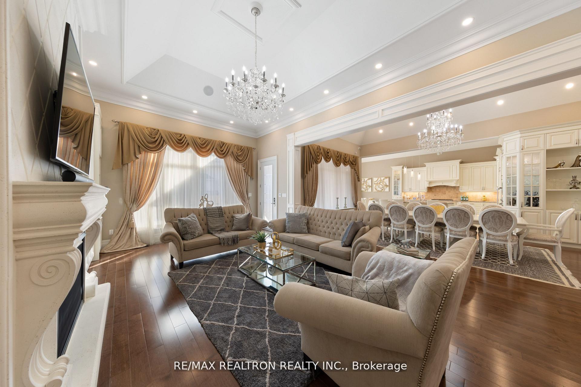 Photo 9 of 223 Crestwood Road, Vaughan, Crestwood-Springfarm-Yorkhill — HOMEH