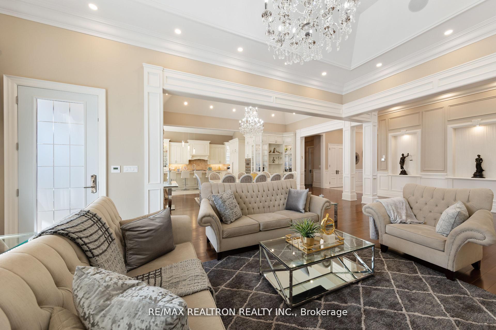 Photo 10 of 223 Crestwood Road, Vaughan, Crestwood-Springfarm-Yorkhill — HOMEH