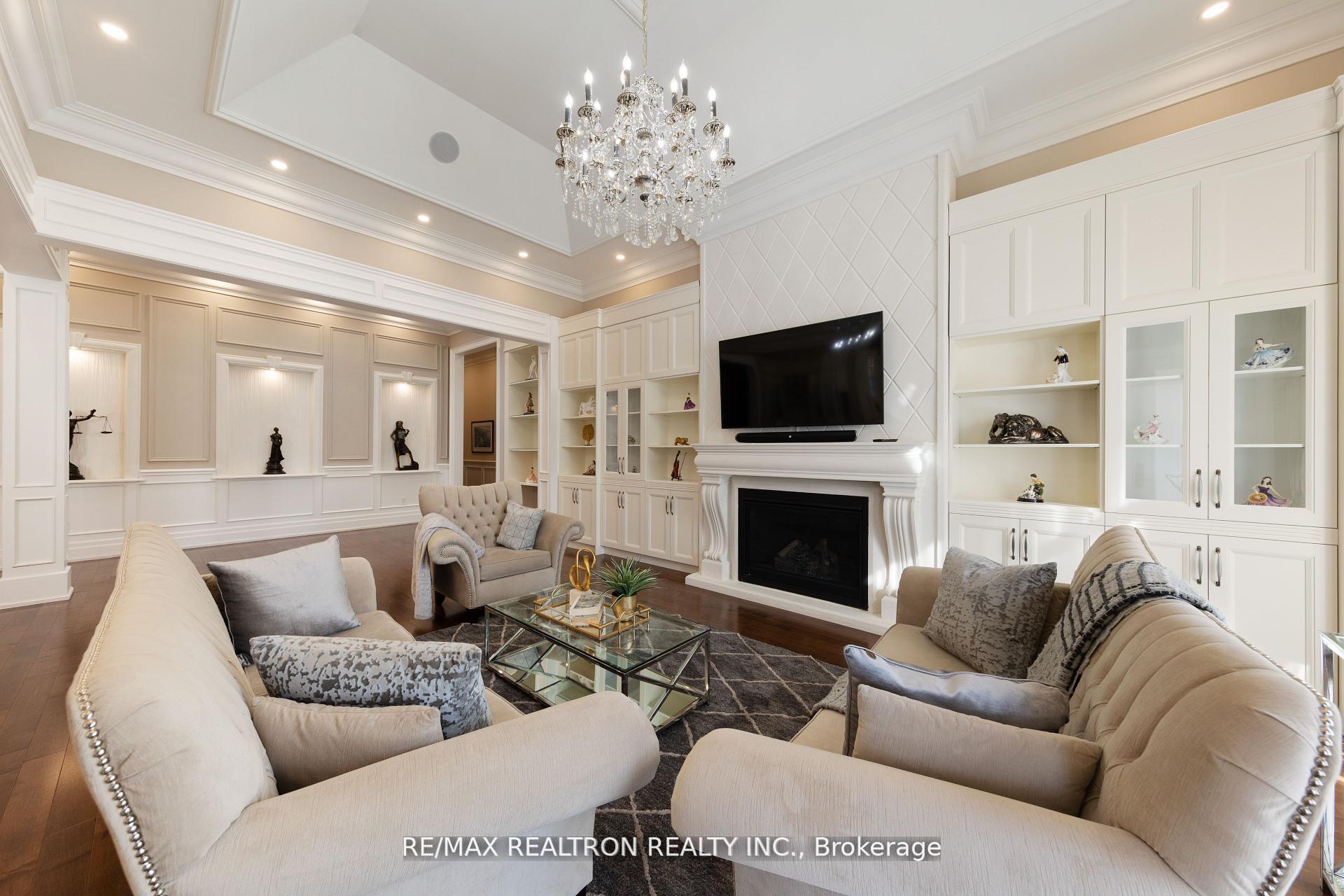 Photo 11 of 223 Crestwood Road, Vaughan, Crestwood-Springfarm-Yorkhill — HOMEH