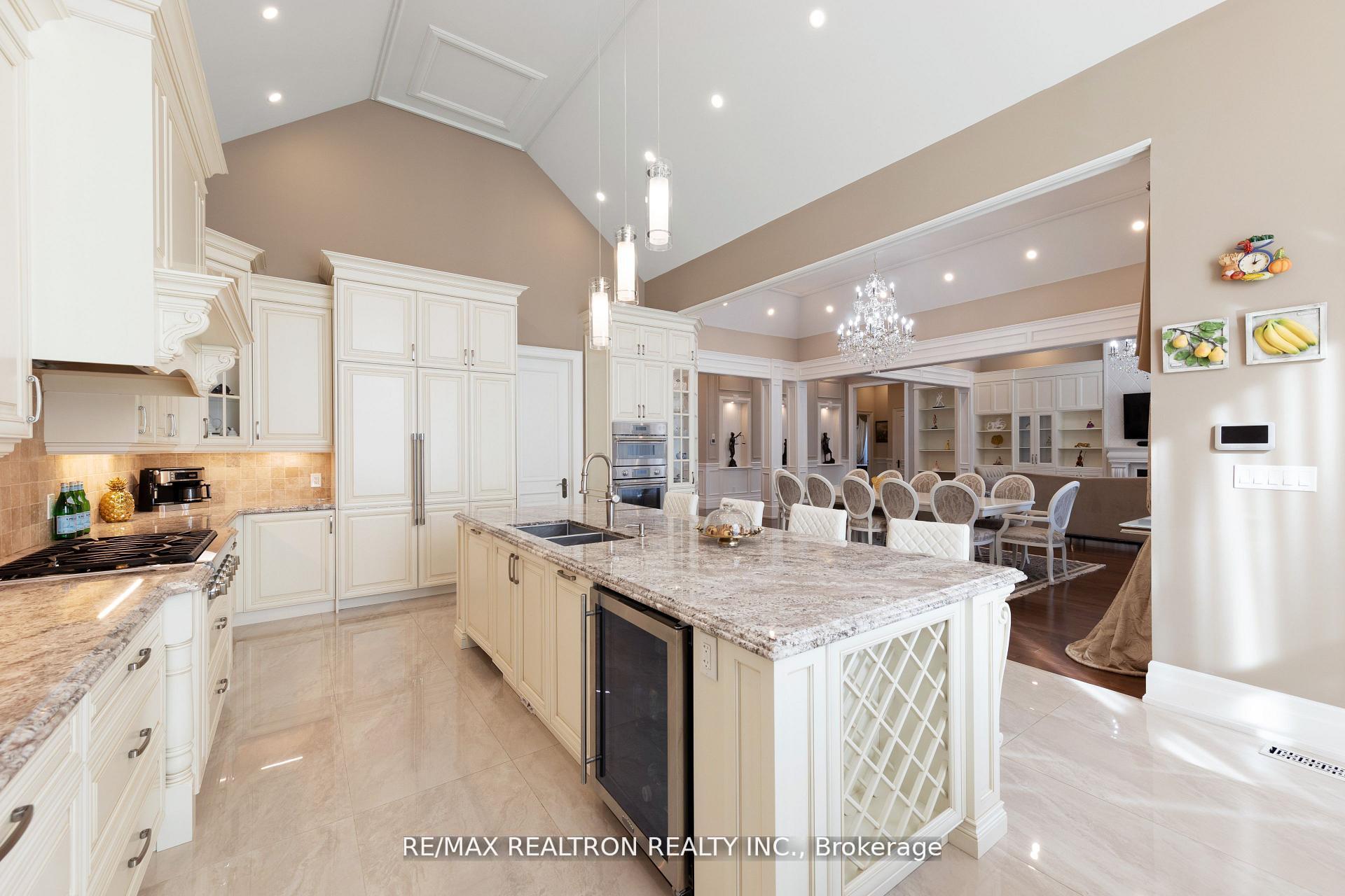 Photo 13 of 223 Crestwood Road, Vaughan, Crestwood-Springfarm-Yorkhill — HOMEH