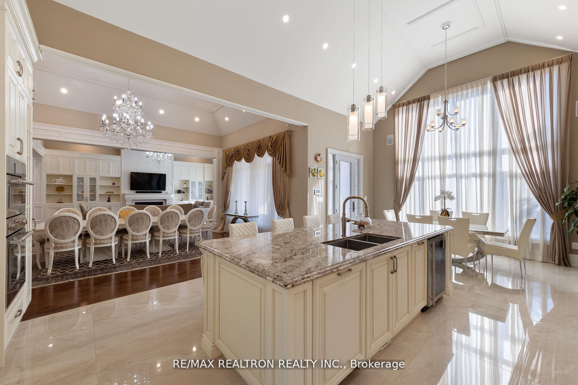 Photo 15 of 223 Crestwood Road, Vaughan, Crestwood-Springfarm-Yorkhill — HOMEH