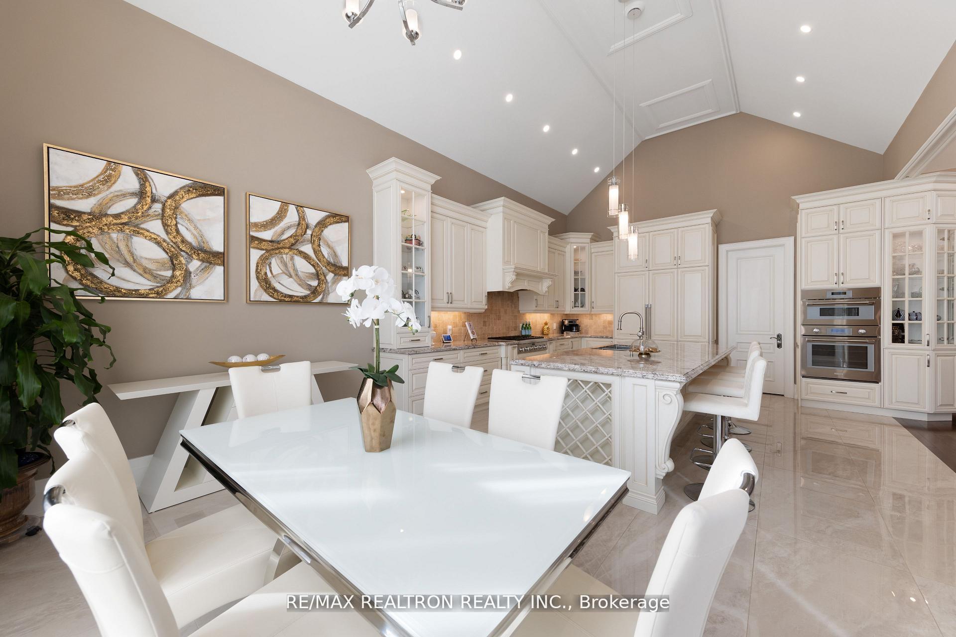 Photo 16 of 223 Crestwood Road, Vaughan, Crestwood-Springfarm-Yorkhill — HOMEH