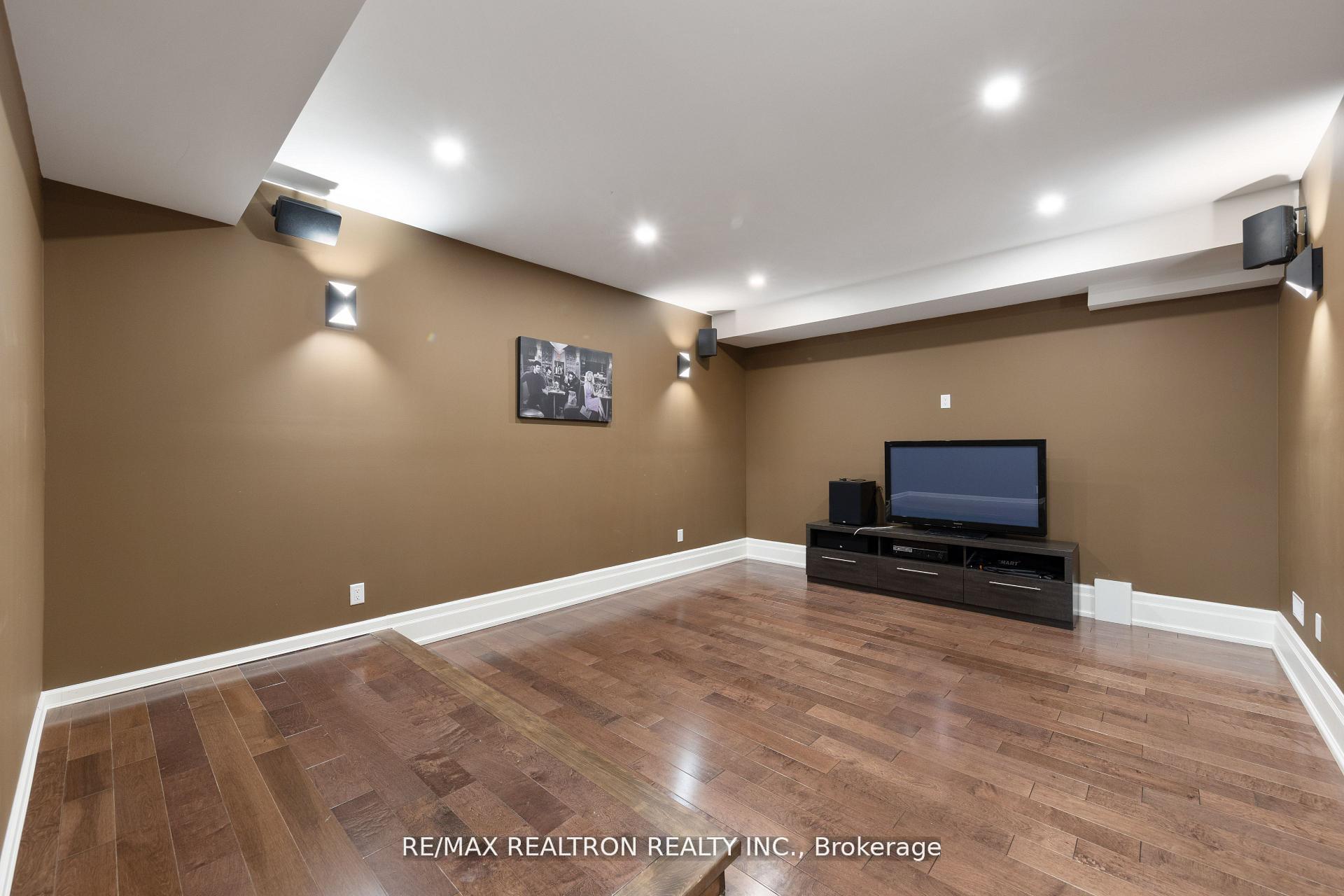 Photo 38 of 223 Crestwood Road, Vaughan, Crestwood-Springfarm-Yorkhill — HOMEH