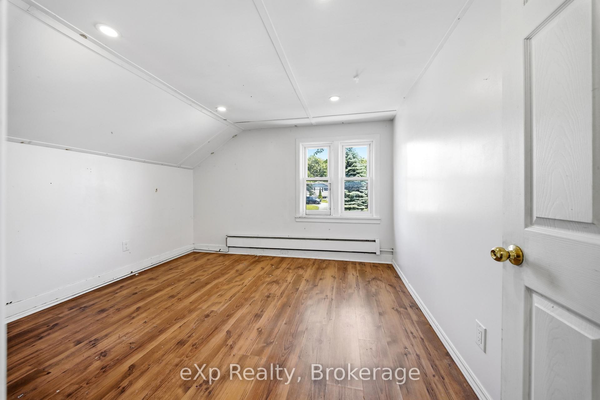 Photo 15 of 326 Sidney Street, Quinte West, Trenton Ward — HOMEH