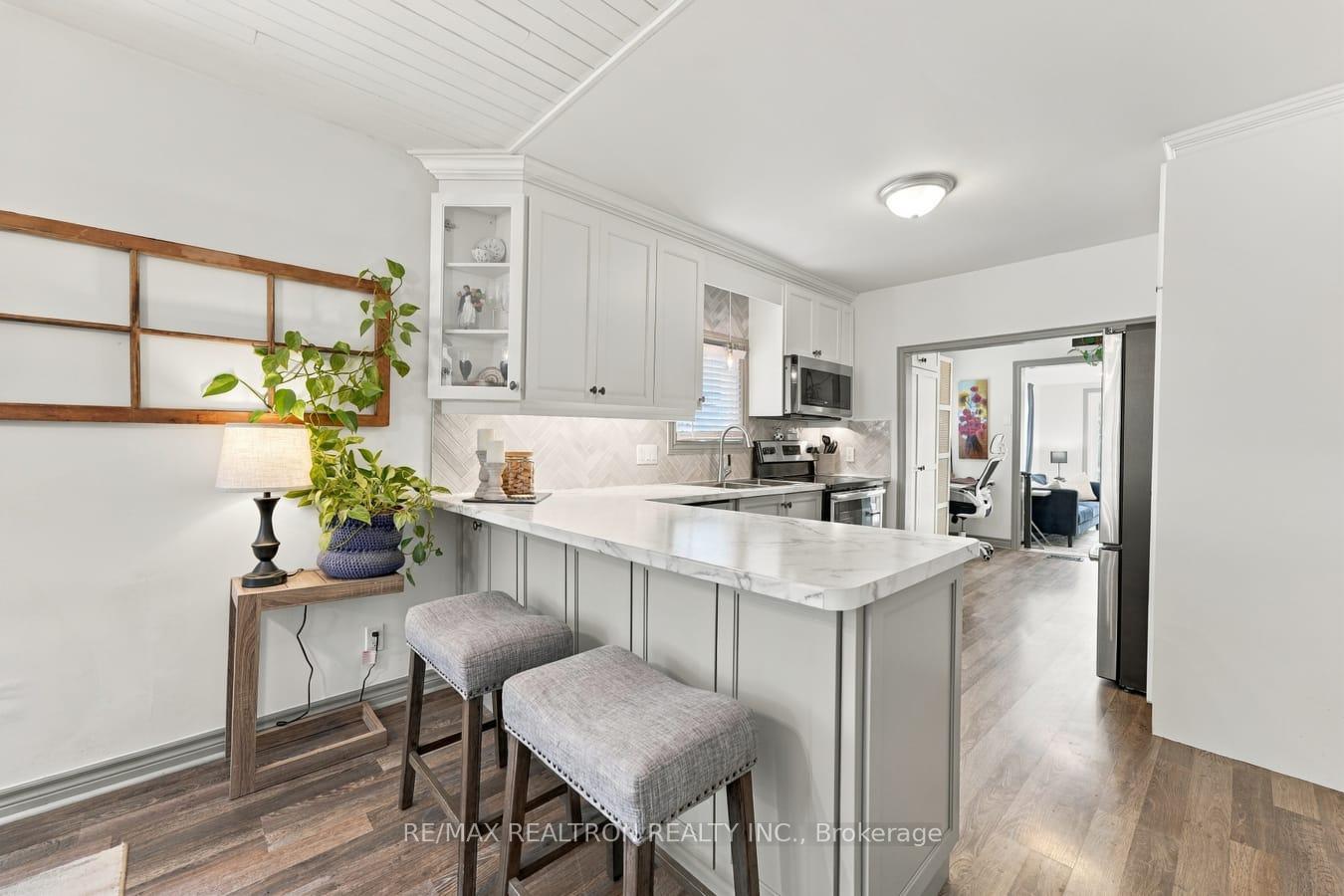 Photo 12 of 203 Bayview Avenue, Georgina, Keswick South — HOMEH