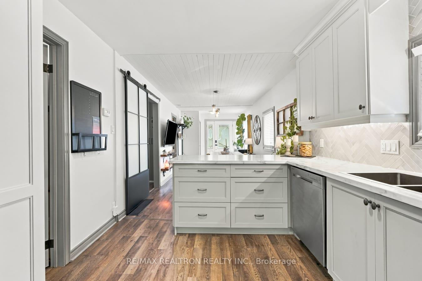 Photo 17 of 203 Bayview Avenue, Georgina, Keswick South — HOMEH