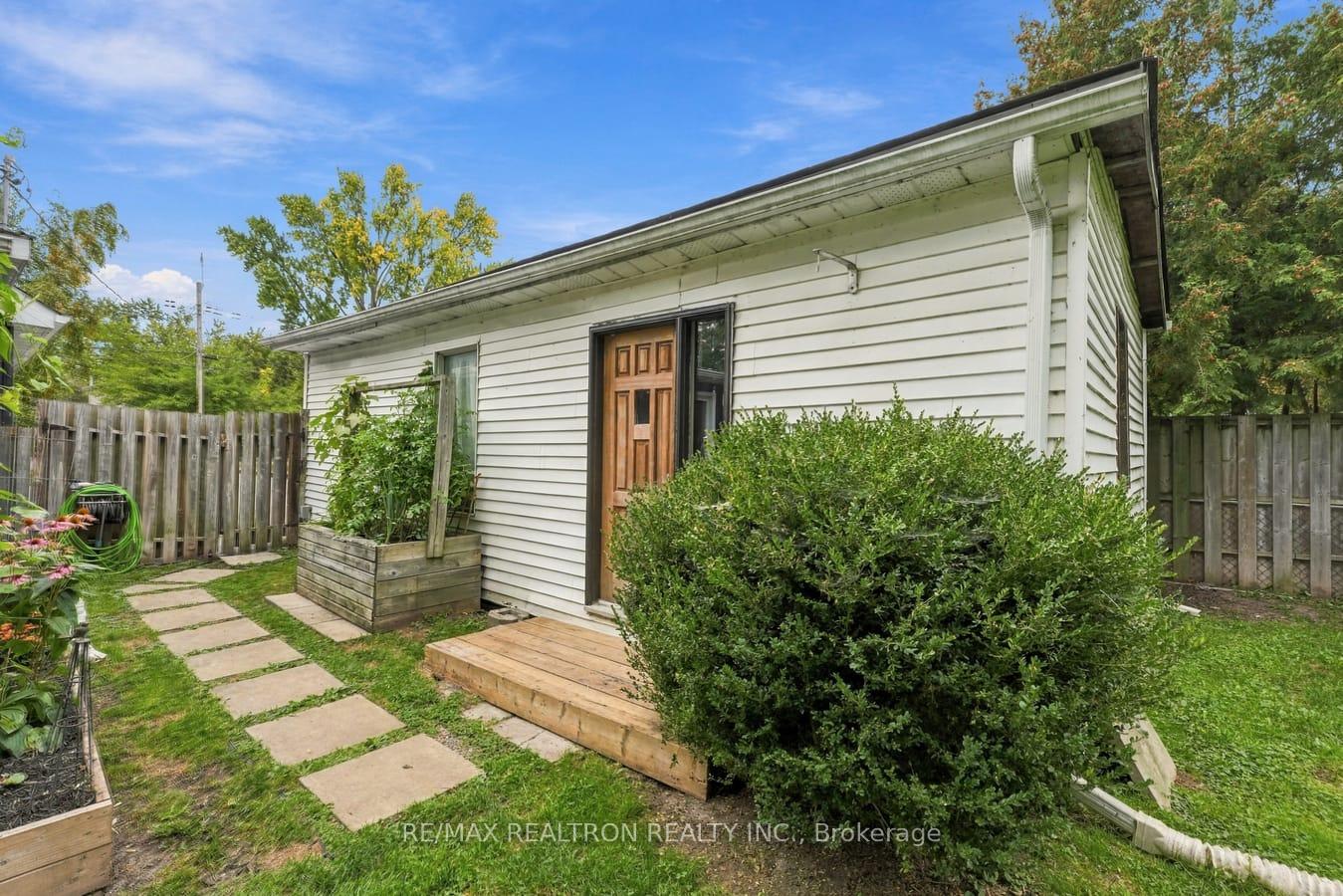 Photo 40 of 203 Bayview Avenue, Georgina, Keswick South — HOMEH