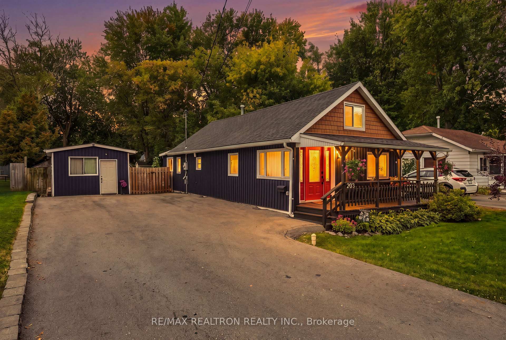 Photo 2 of 203 Bayview Avenue, Georgina, Keswick South — HOMEH