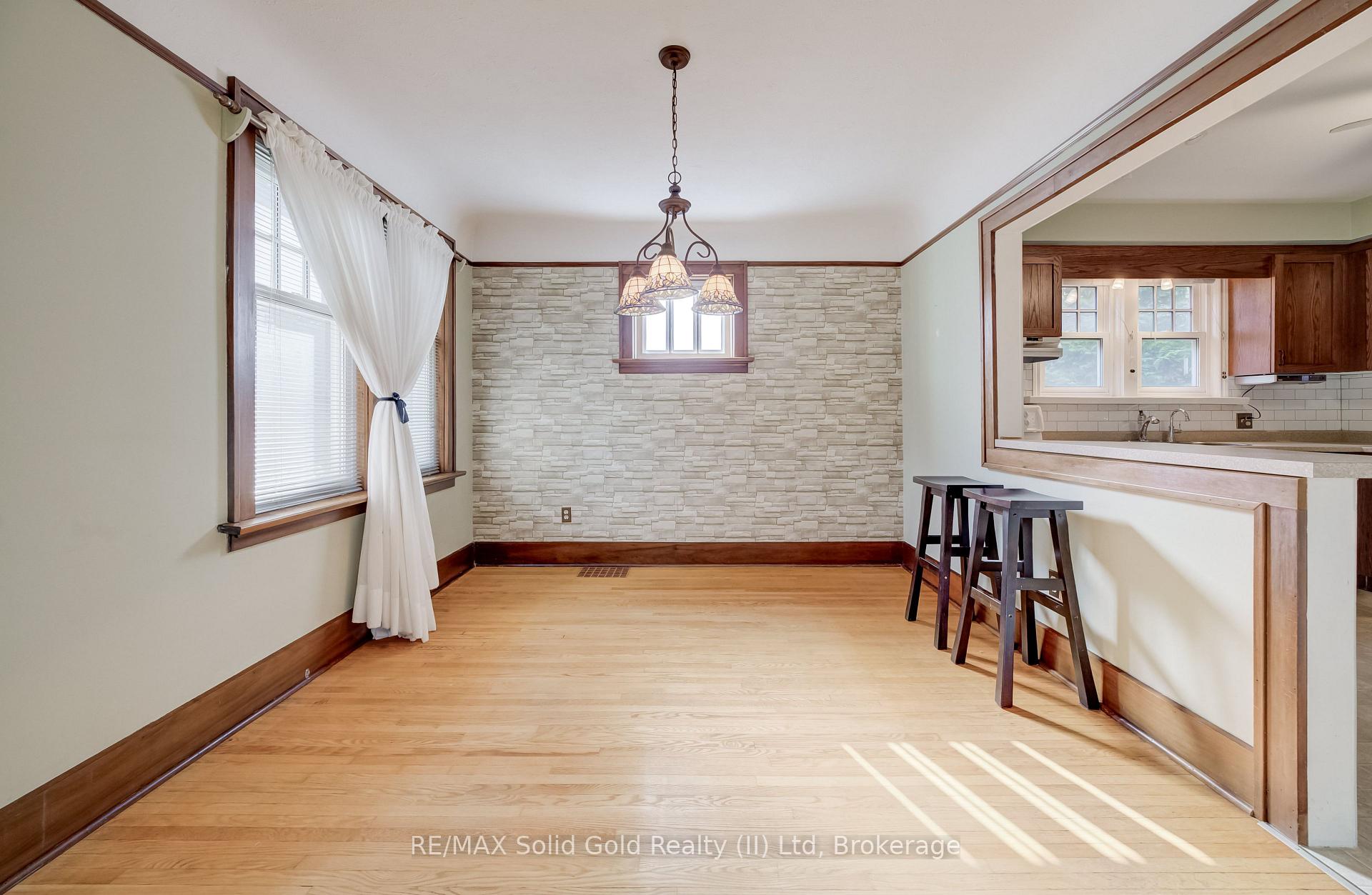 Photo 10 of 7 Locust Street, Kitchener, Northward — HOMEH