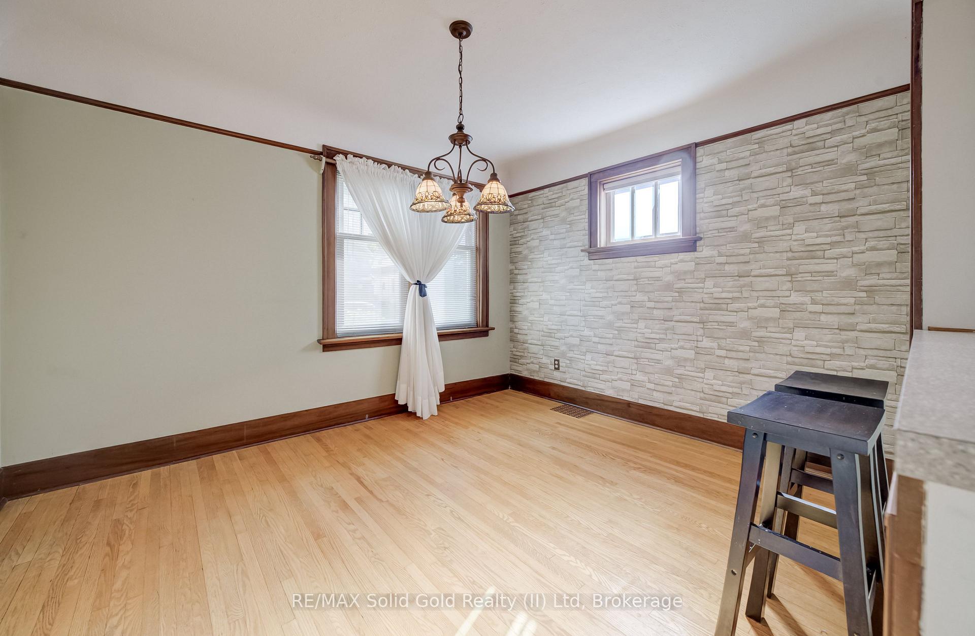 Photo 11 of 7 Locust Street, Kitchener, Northward — HOMEH