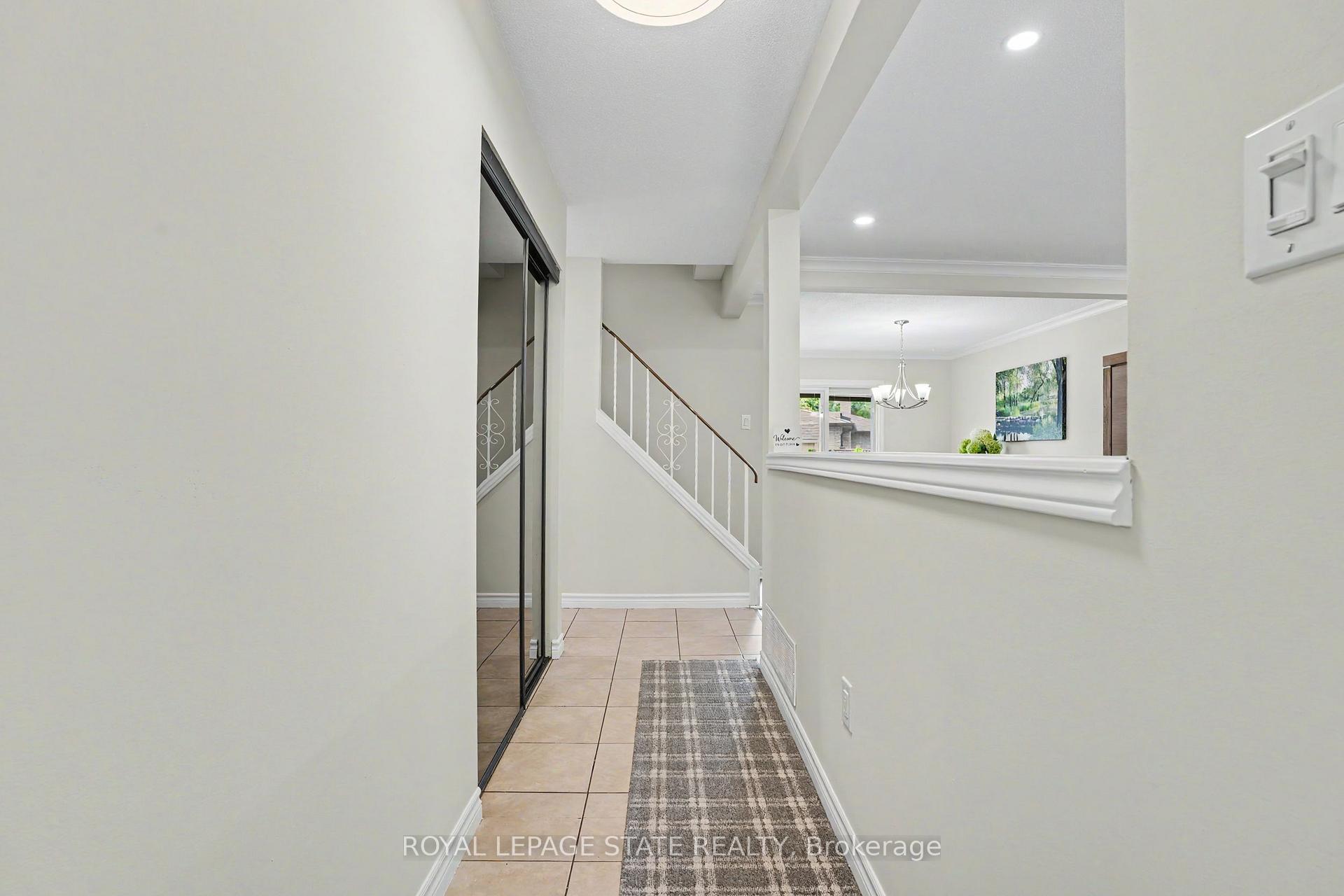 Photo 5 of 103 Glenashton Drive, Hamilton, Stoney Creek — HOMEH