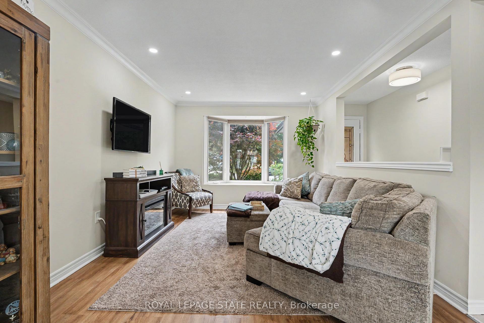 Photo 6 of 103 Glenashton Drive, Hamilton, Stoney Creek — HOMEH