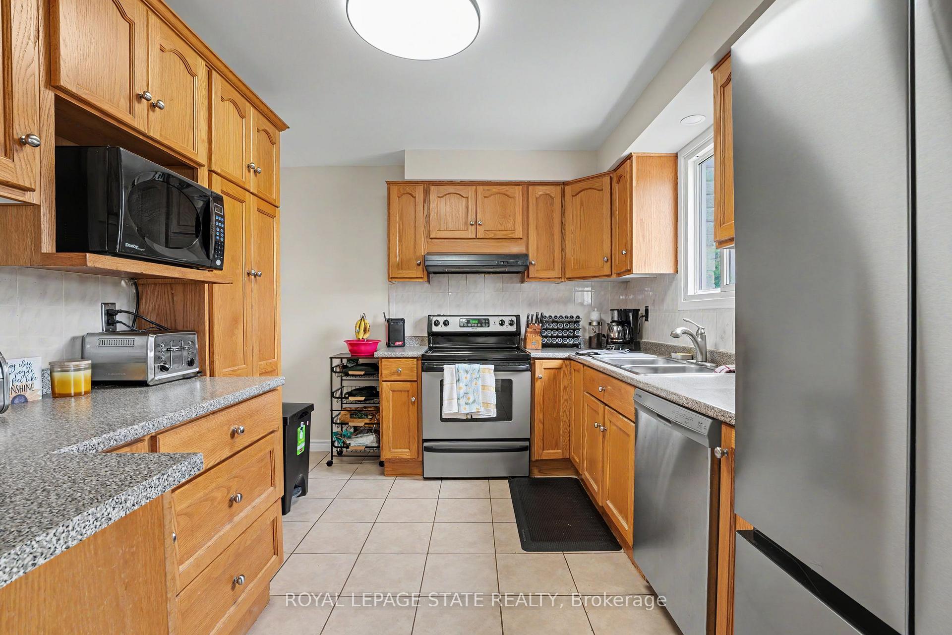 Photo 11 of 103 Glenashton Drive, Hamilton, Stoney Creek — HOMEH