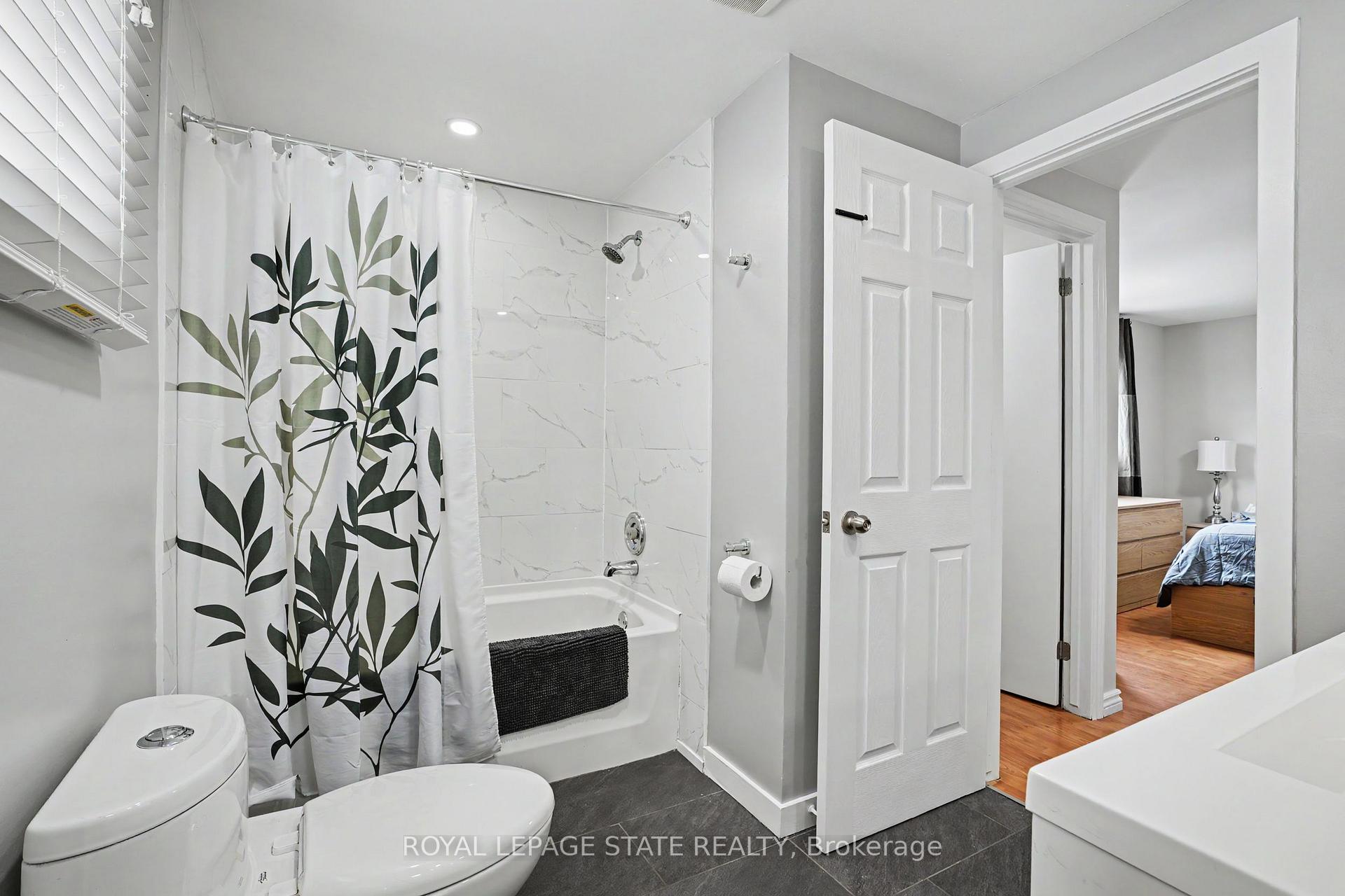 Photo 19 of 103 Glenashton Drive, Hamilton, Stoney Creek — HOMEH