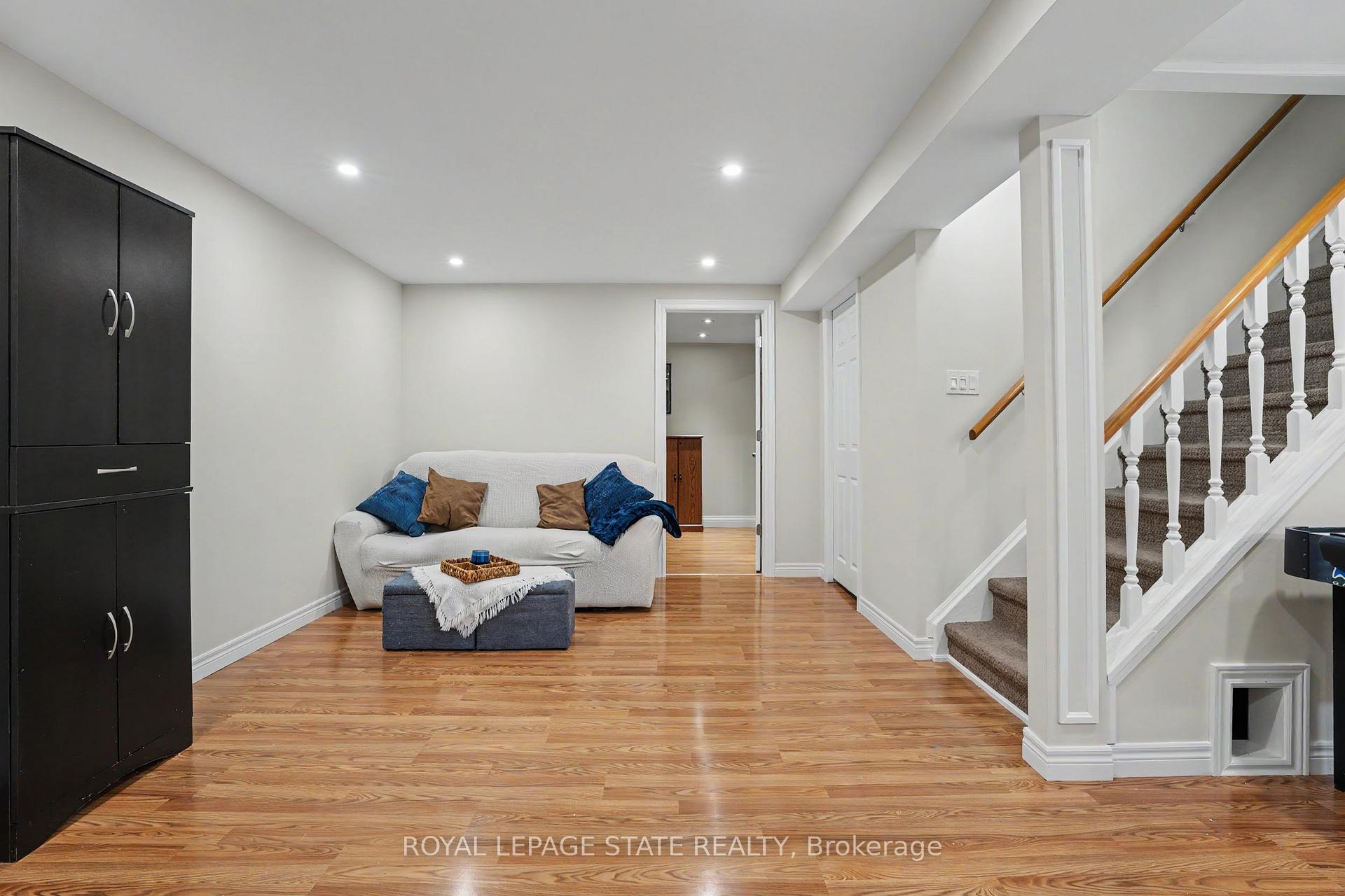 Photo 24 of 103 Glenashton Drive, Hamilton, Stoney Creek — HOMEH