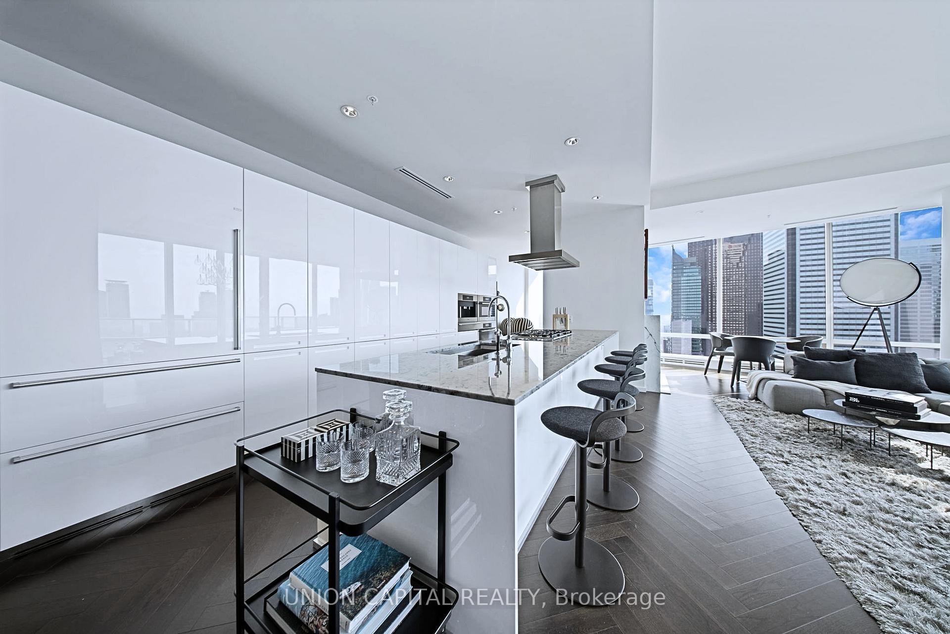 Photo 6 of Unit 5508, 180 University Avenue, Toronto, Bay Street Corridor — HOMEH