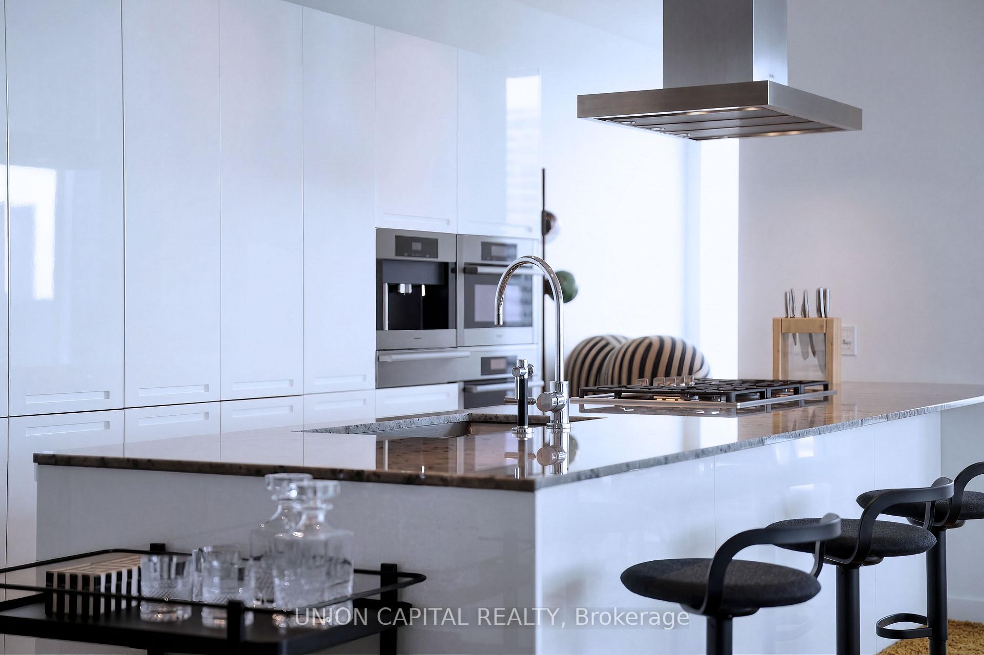 Photo 9 of Unit 5508, 180 University Avenue, Toronto, Bay Street Corridor — HOMEH