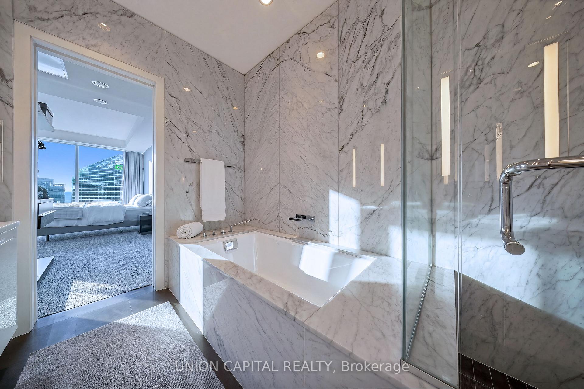Photo 19 of Unit 5508, 180 University Avenue, Toronto, Bay Street Corridor — HOMEH
