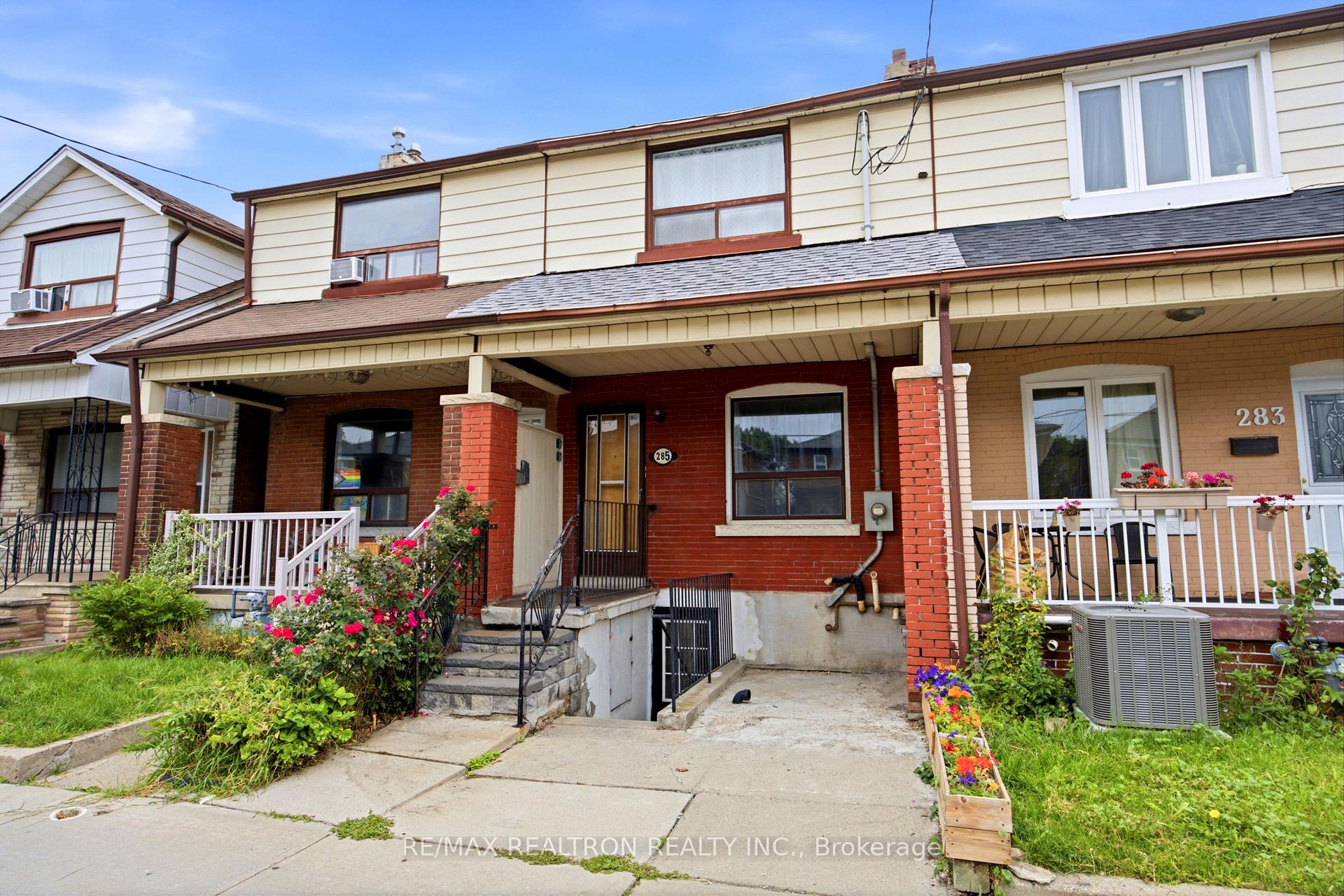 Photo of Unit 1, 285 Oakwood Avenue