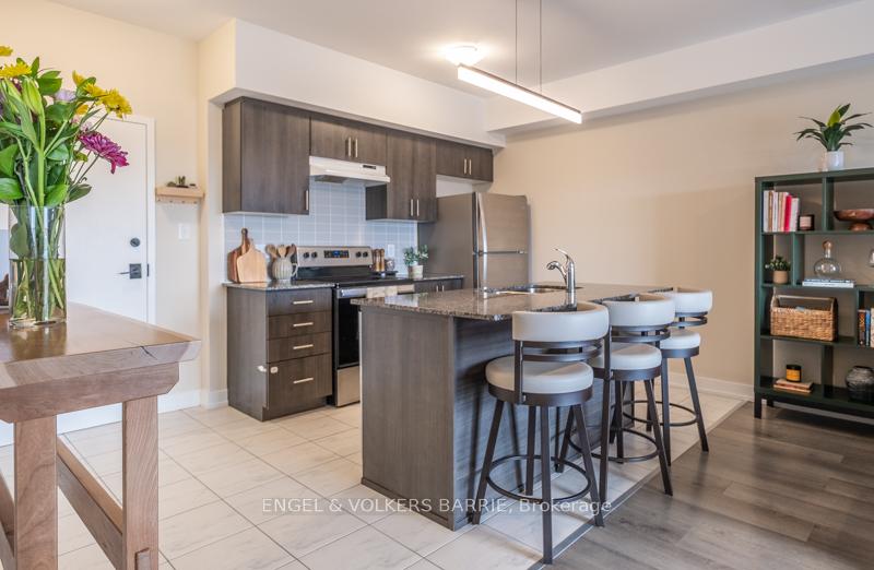 Photo 4 of Unit 312, 4 Spice Way, Barrie, Rural Barrie Southeast — HOMEH