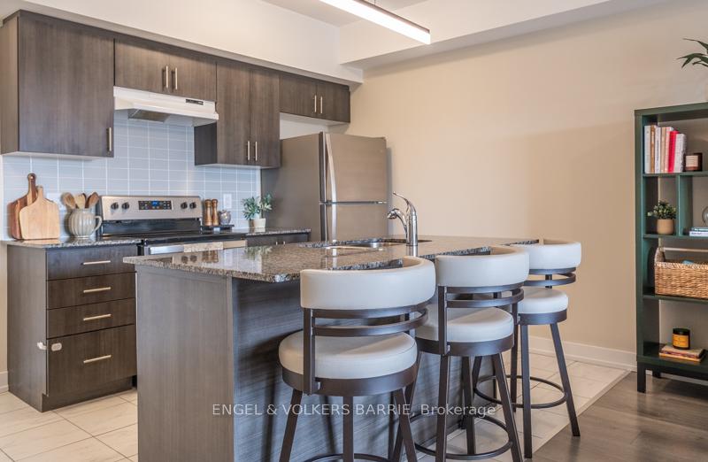 Photo 6 of Unit 312, 4 Spice Way, Barrie, Rural Barrie Southeast — HOMEH