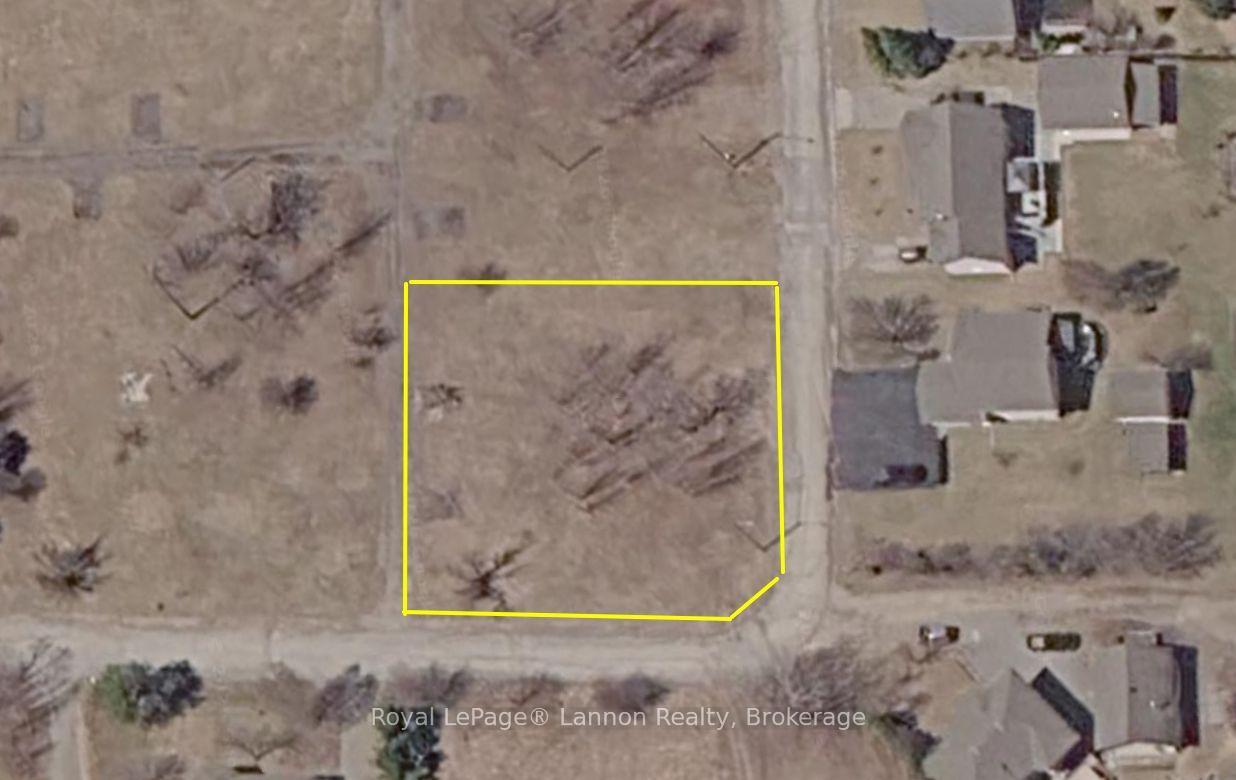 Photo 3 of Heron Avenue, Vaughan, East Woodbridge — HOMEH