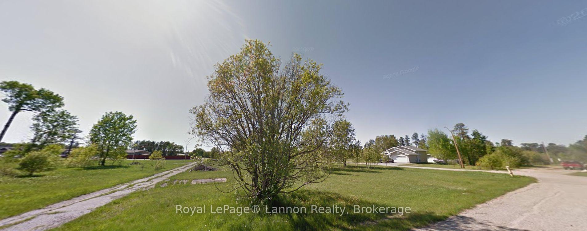 Photo 6 of Heron Avenue, Vaughan, East Woodbridge — HOMEH