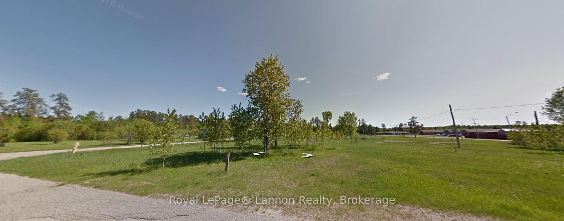 Photo 12 of Heron Avenue, Vaughan, East Woodbridge — HOMEH
