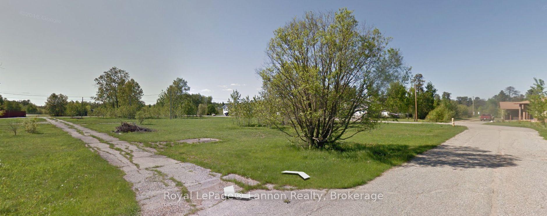 Photo 14 of Heron Avenue, Vaughan, East Woodbridge — HOMEH