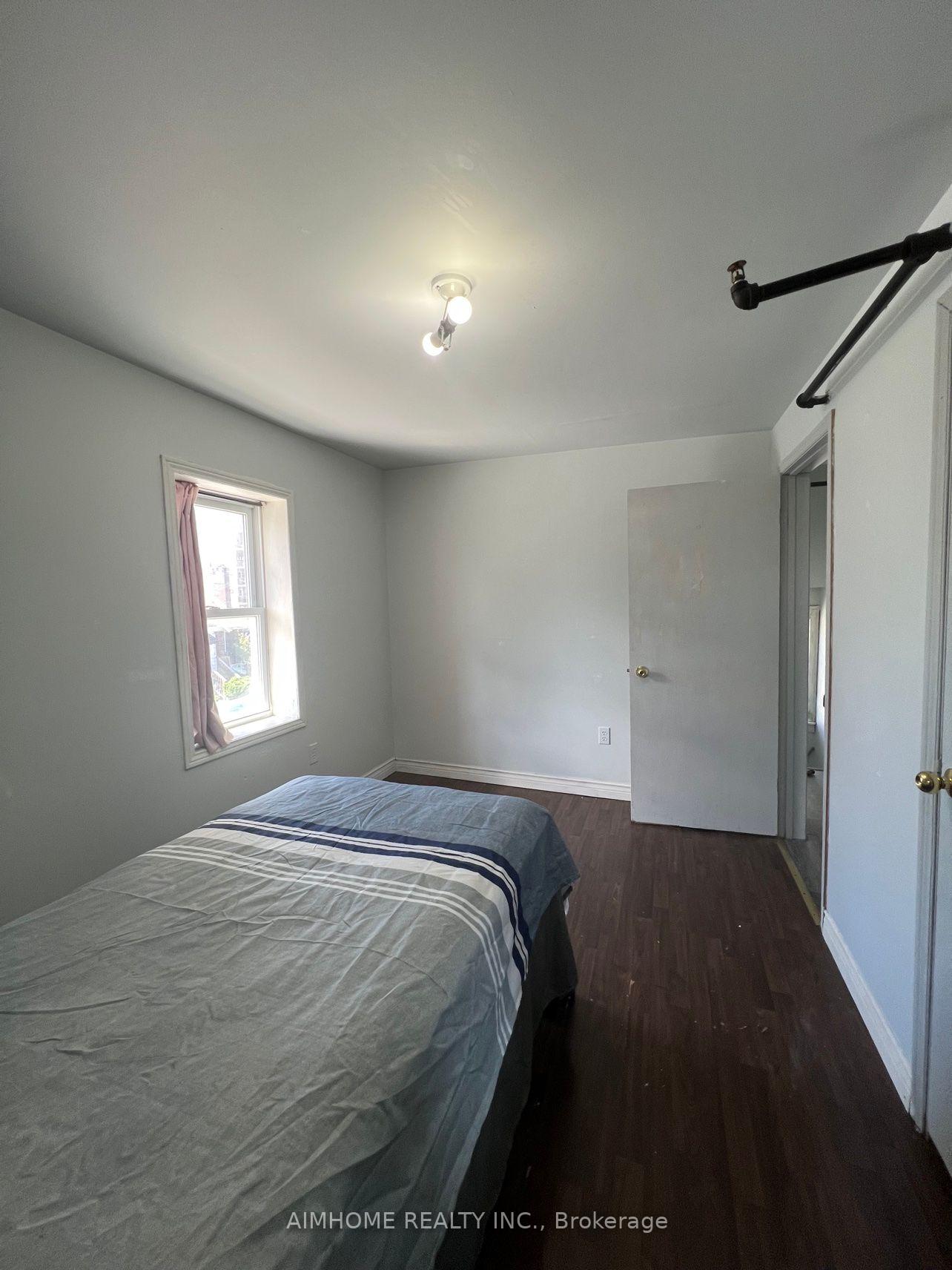 Photo 5 of 182 Josephine Avenue, Windsor, Windsor University District — HOMEH