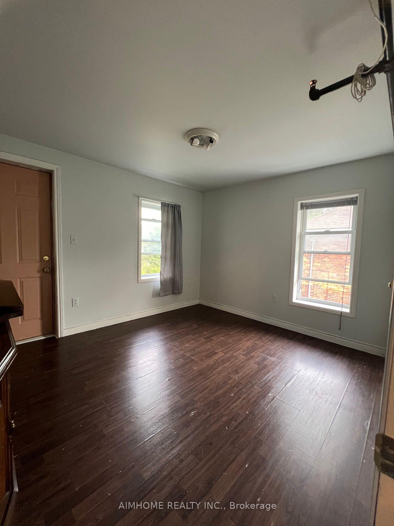 Photo 10 of 182 Josephine Avenue, Windsor, Windsor University District — HOMEH