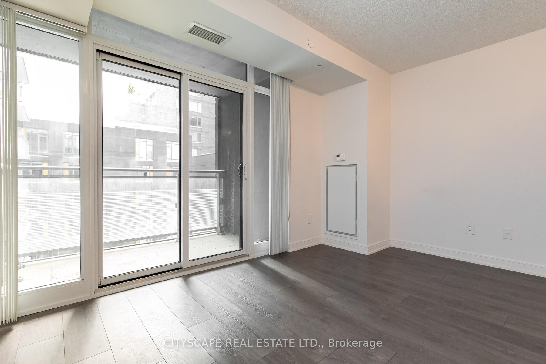 Photo 3 of Unit 702, 525 Adelaide Street W, Toronto, Waterfront Communities — HOMEH
