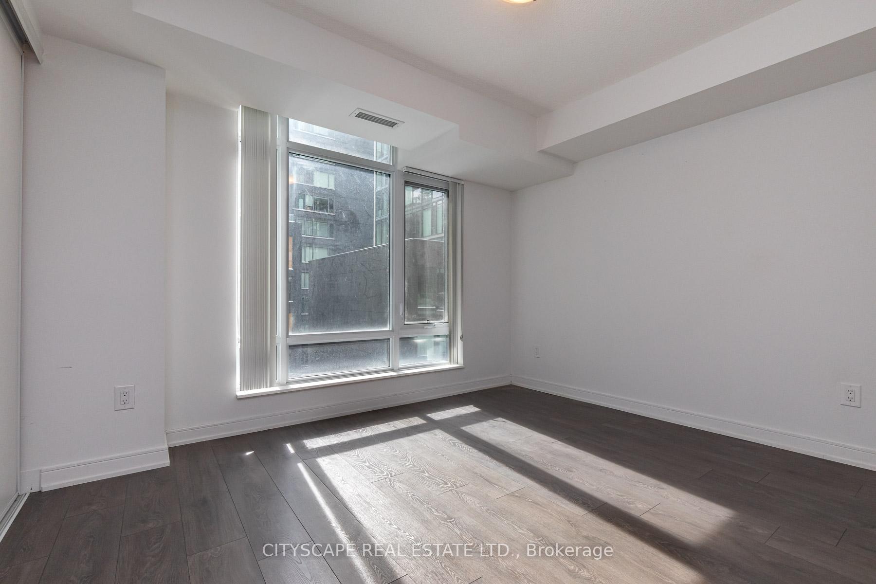 Photo 5 of Unit 702, 525 Adelaide Street W, Toronto, Waterfront Communities — HOMEH