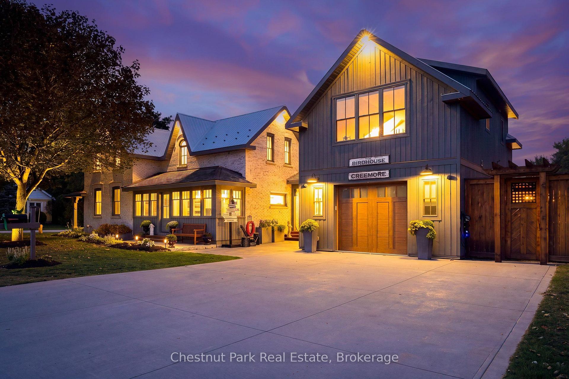 Photo of 21 Elizabeth Street E