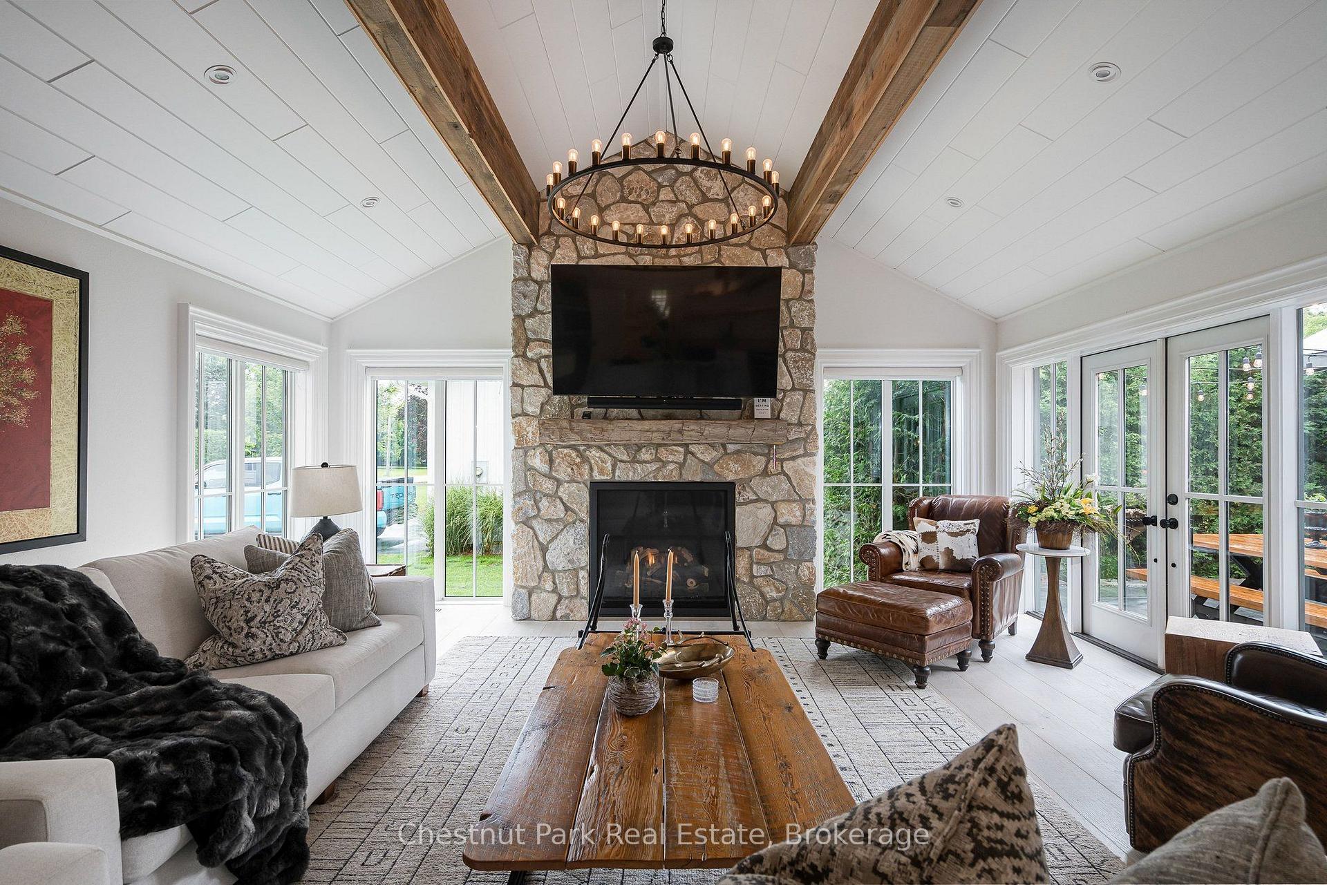 Photo 13 of 21 Elizabeth Street E, Clearview, Creemore — HOMEH