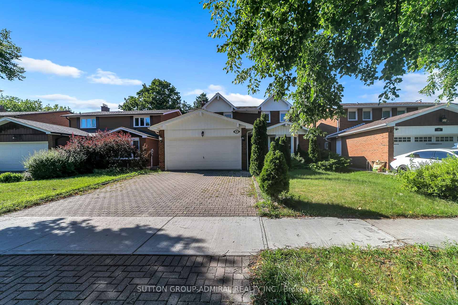 Photo 2 of 37 Gretman Crescent, Markham, Aileen-Willowbrook — HOMEH