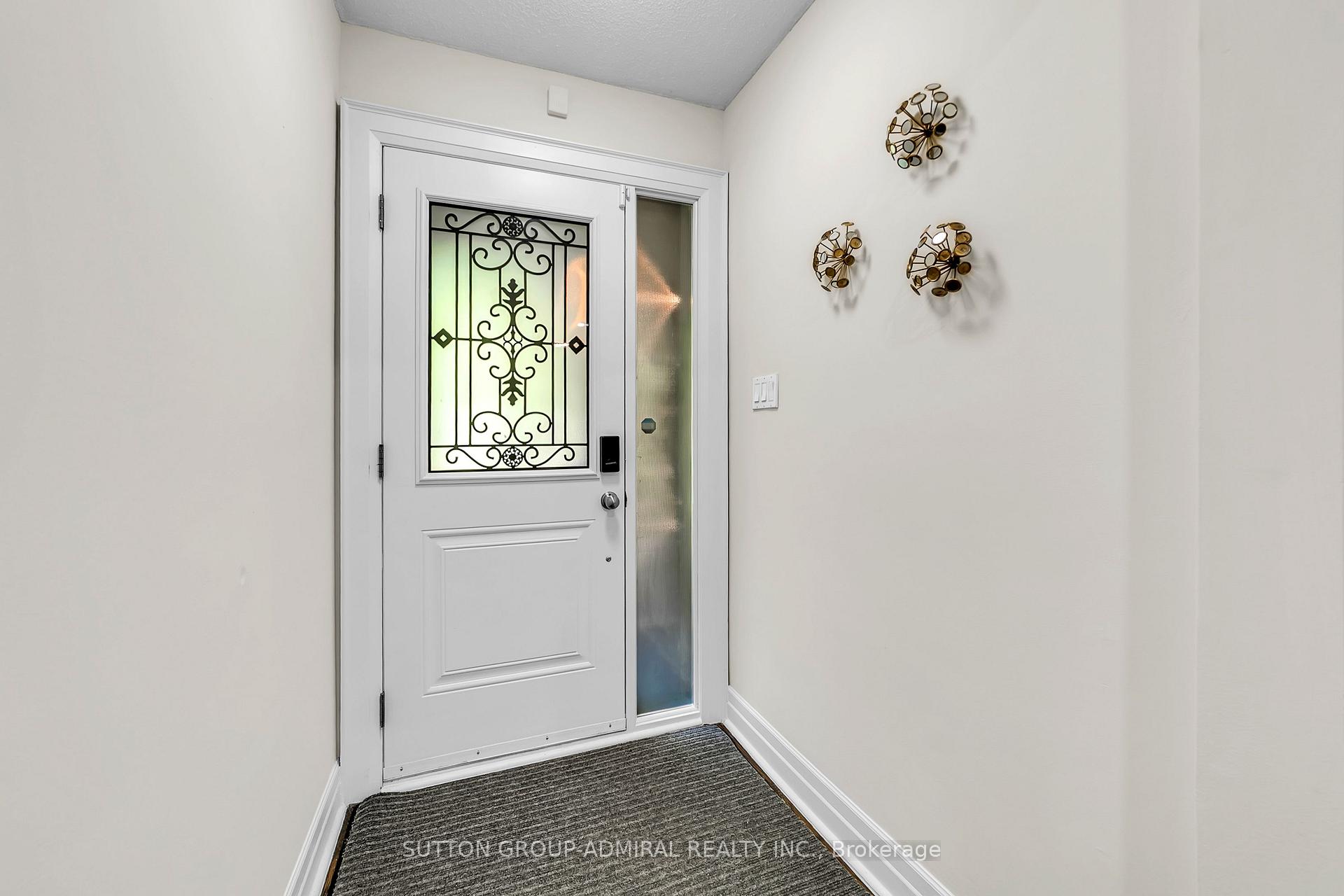 Photo 4 of 37 Gretman Crescent, Markham, Aileen-Willowbrook — HOMEH