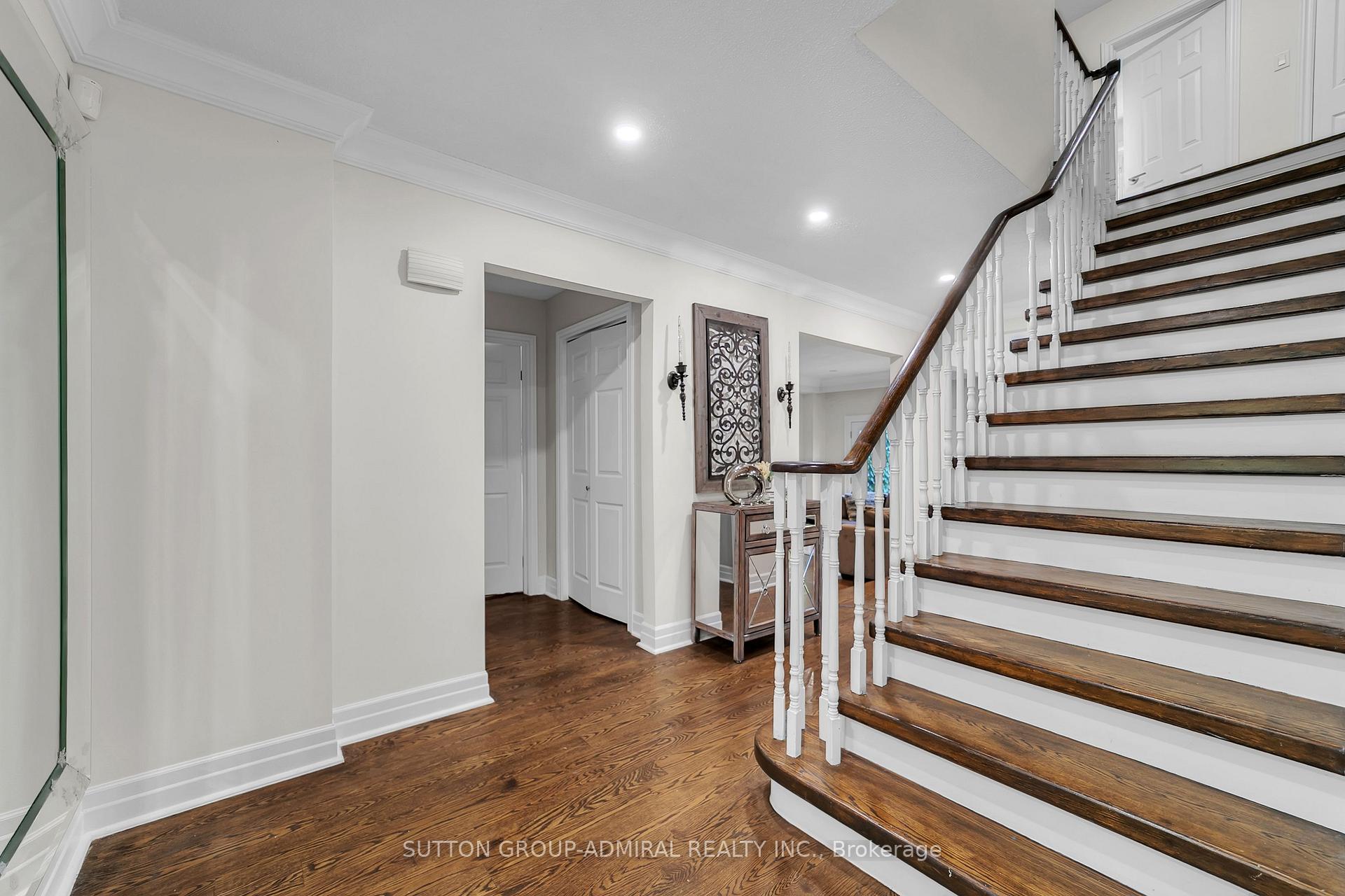Photo 6 of 37 Gretman Crescent, Markham, Aileen-Willowbrook — HOMEH
