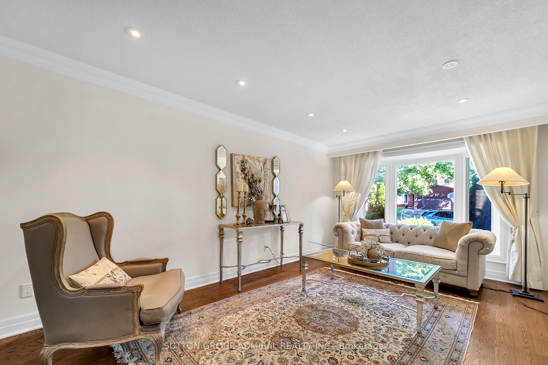 Photo 10 of 37 Gretman Crescent, Markham, Aileen-Willowbrook — HOMEH